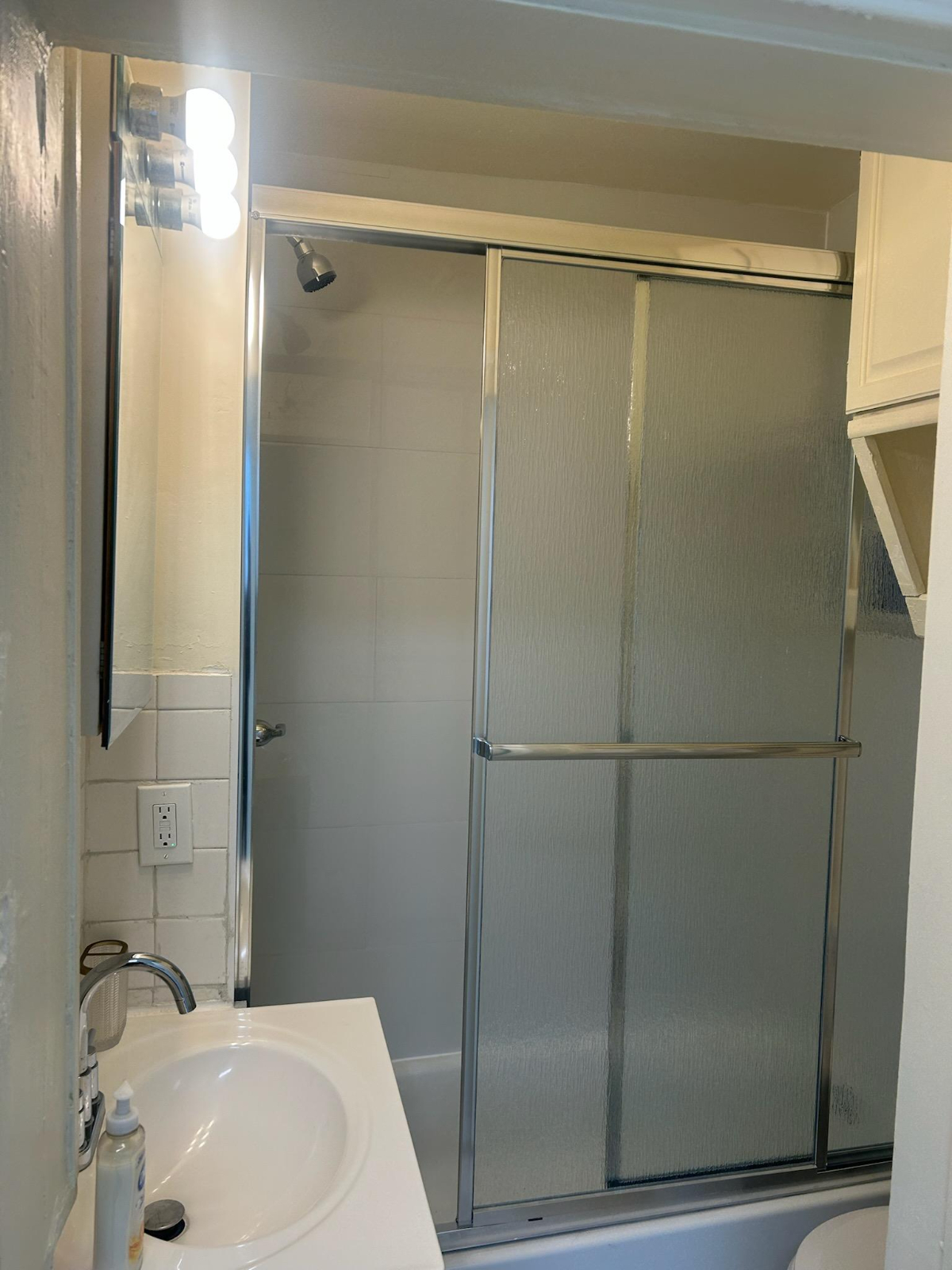 Move-In Ready 1BR Apartment Near Montefiore Mount Vernon Hospital And Metro-North - Photo 9