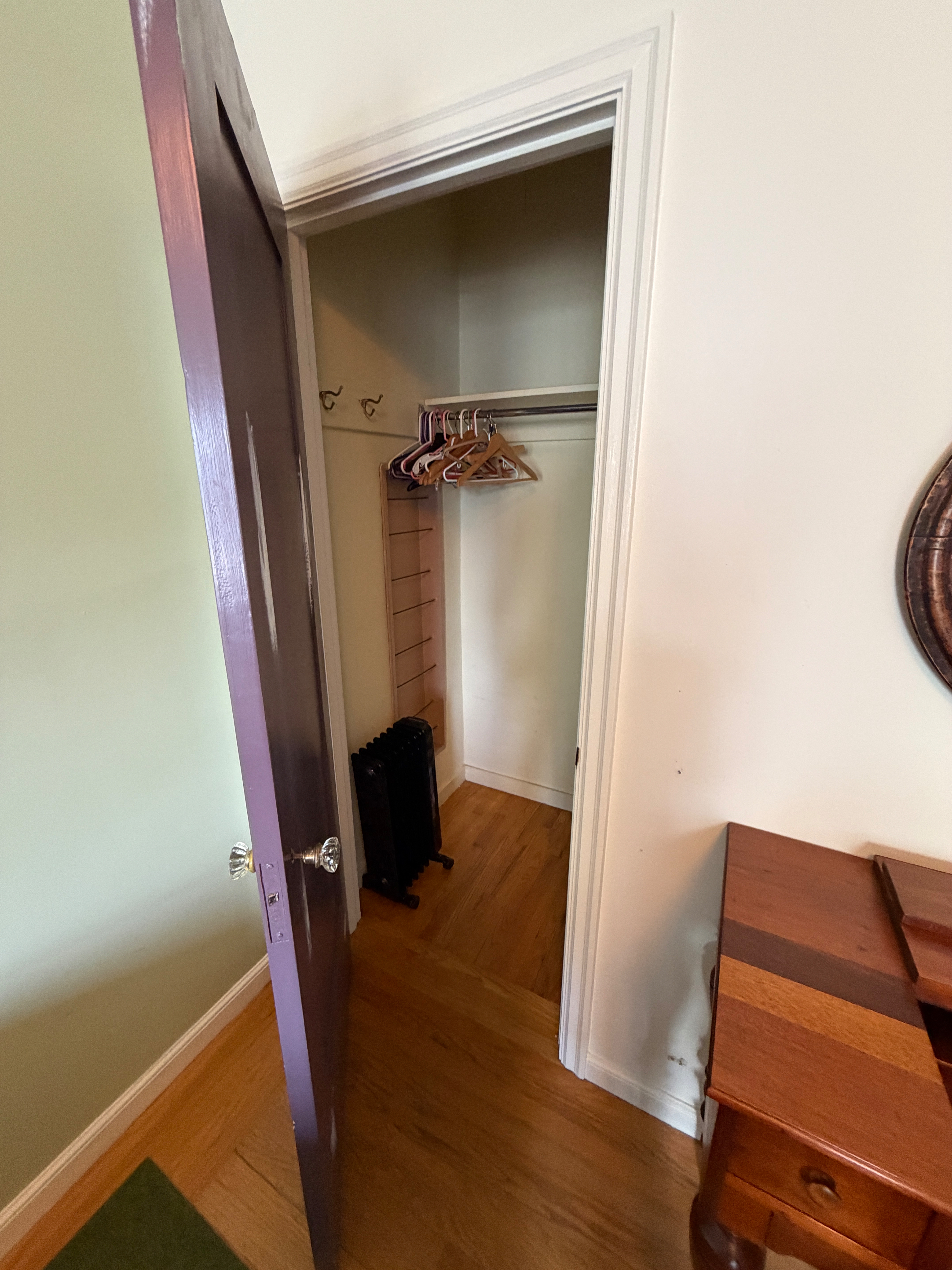 Medium Sized, Well-Furnished Room in Art-Filled, Sunny Mission Home - Photo 3