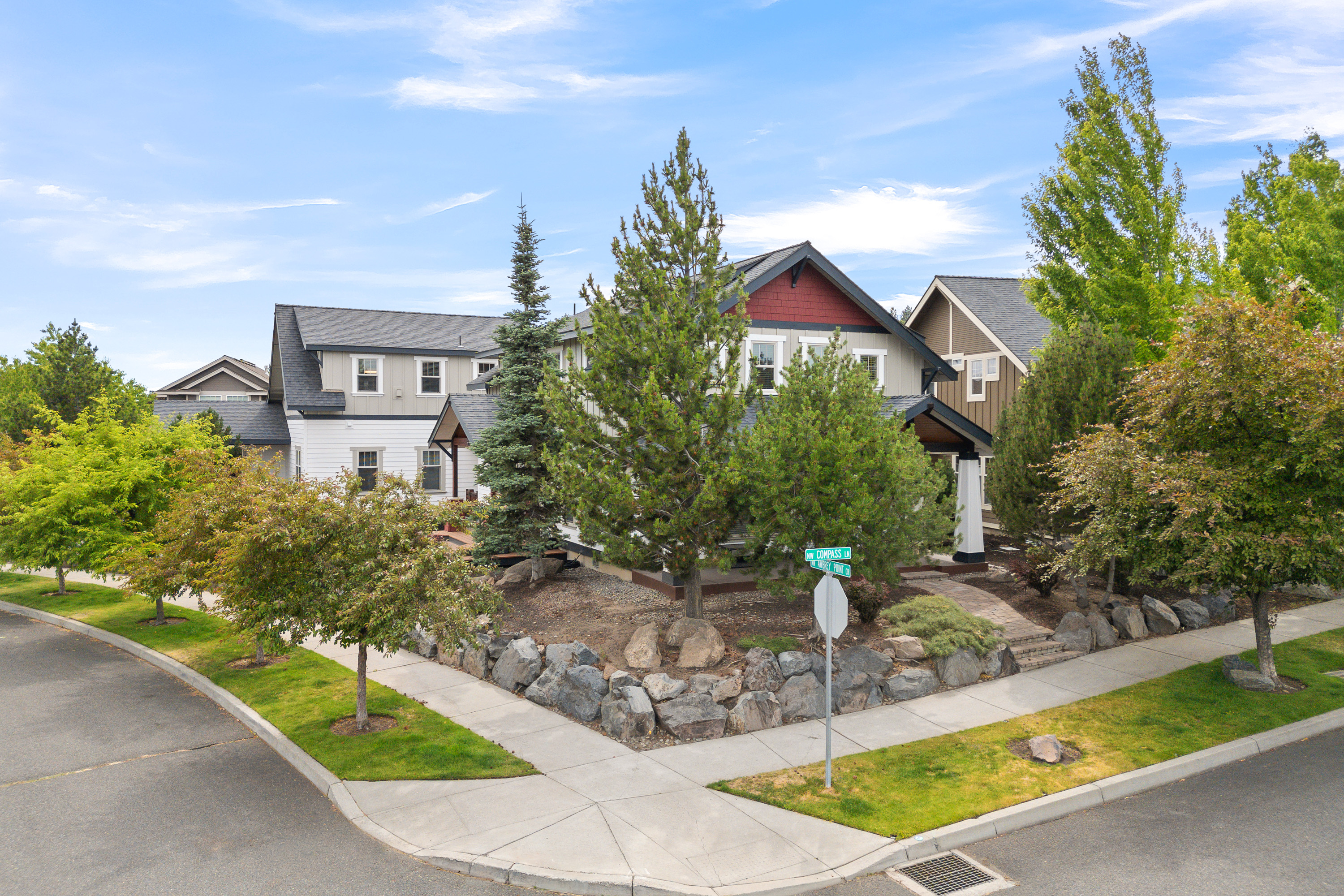Compass Lane - Awbrey Butte neighborhood of Bend, Oregon. - Photo 4