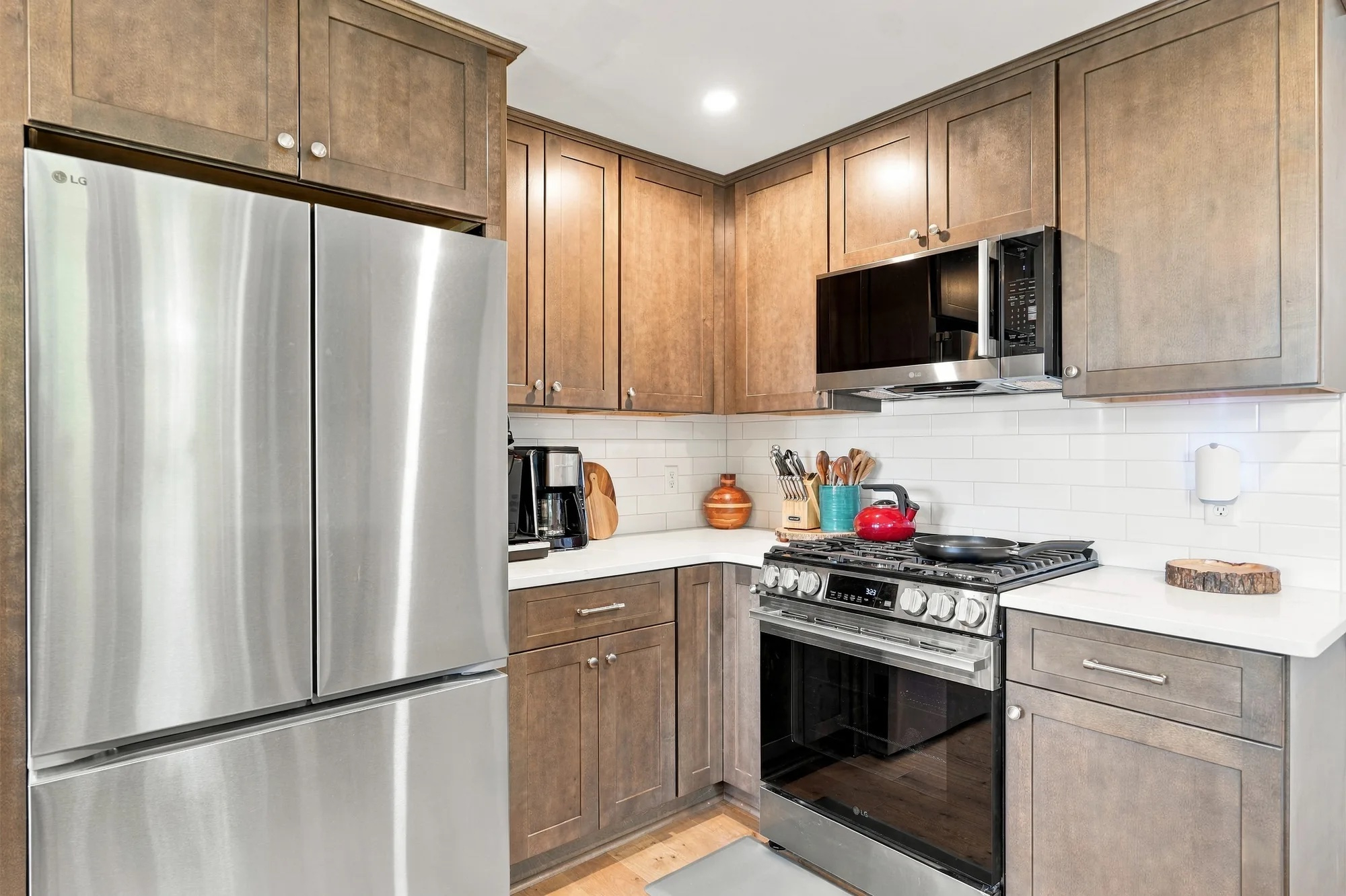 3 Bed Single-Family House with Loft, Washer/Dryer, Driveway Parking - Photo 11
