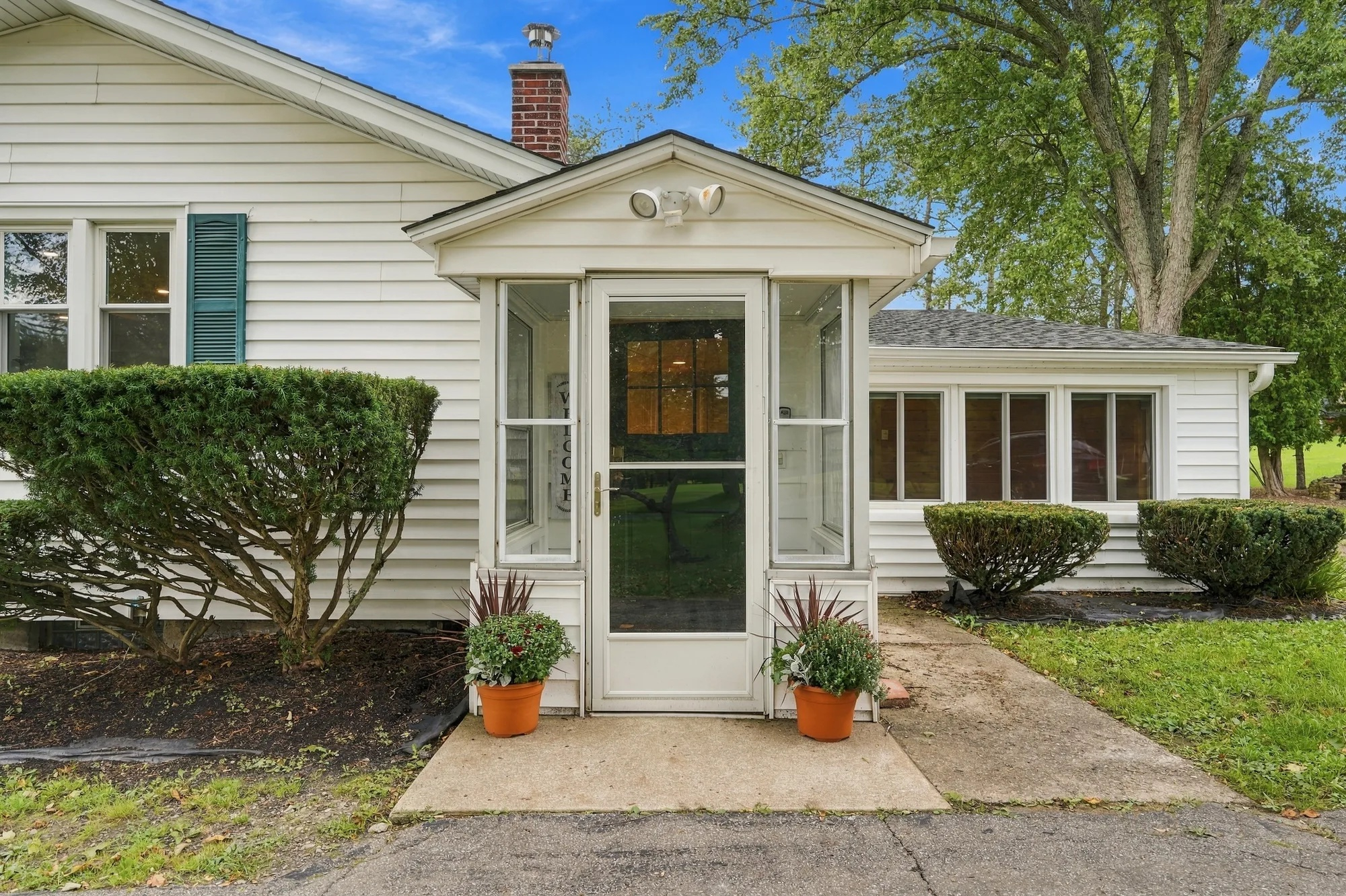 3 Bed Single-Family House with Loft, Washer/Dryer, Driveway Parking - Photo 3