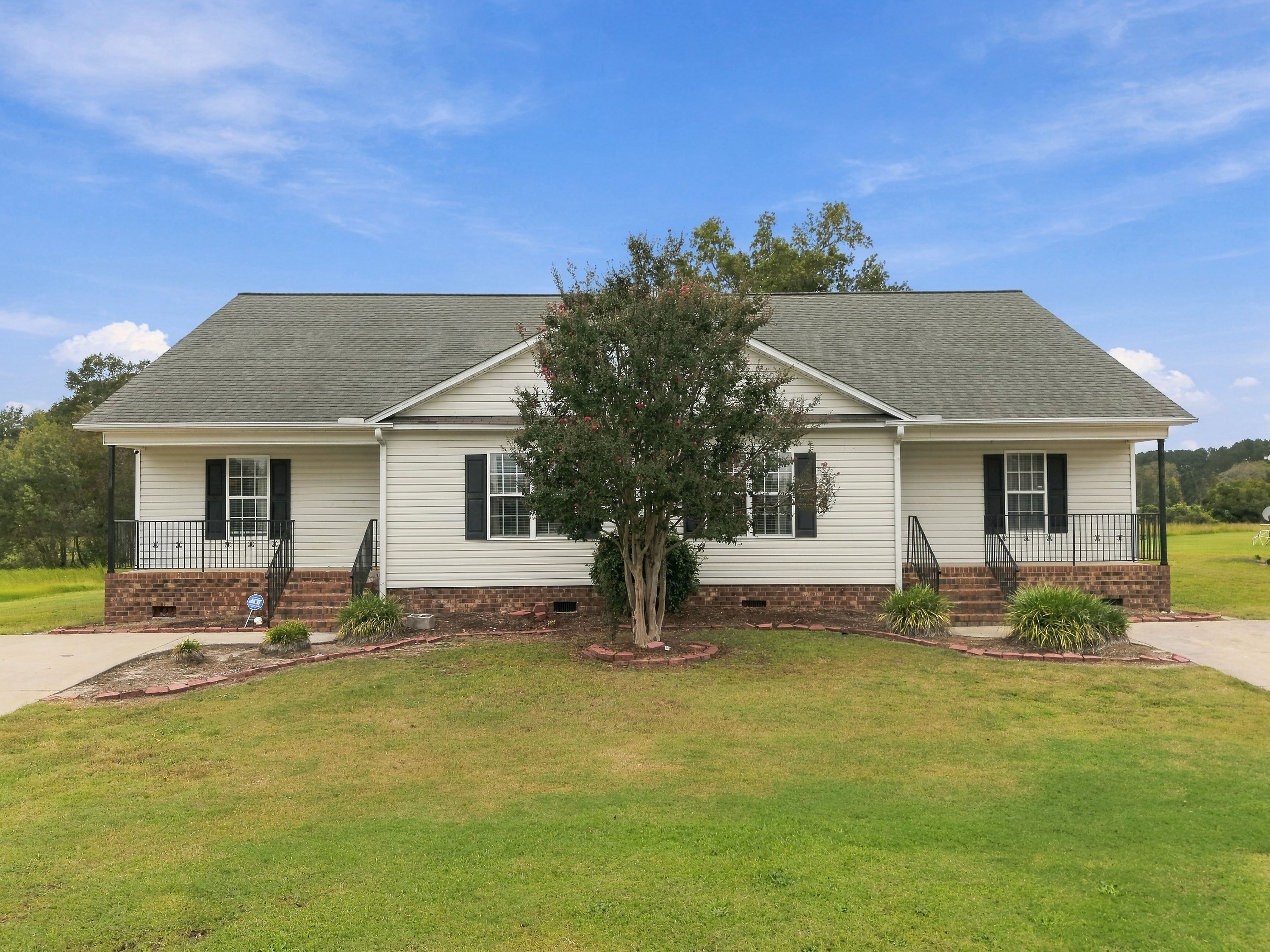 Quiet Greenville Gem Near Golf, ECU & Medical