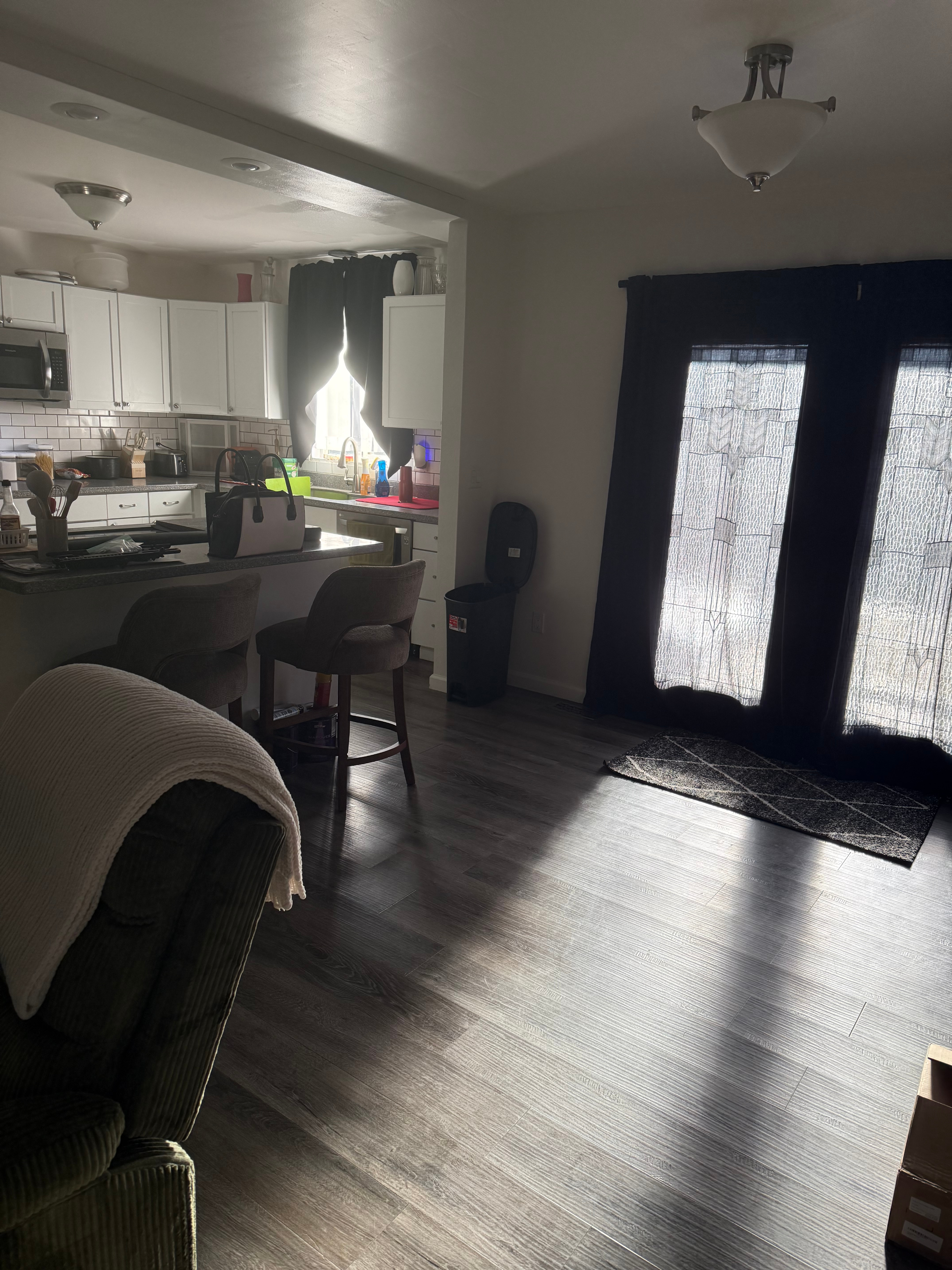 Private fully furnished rooms in Beautiful Shared Home - Photo 3