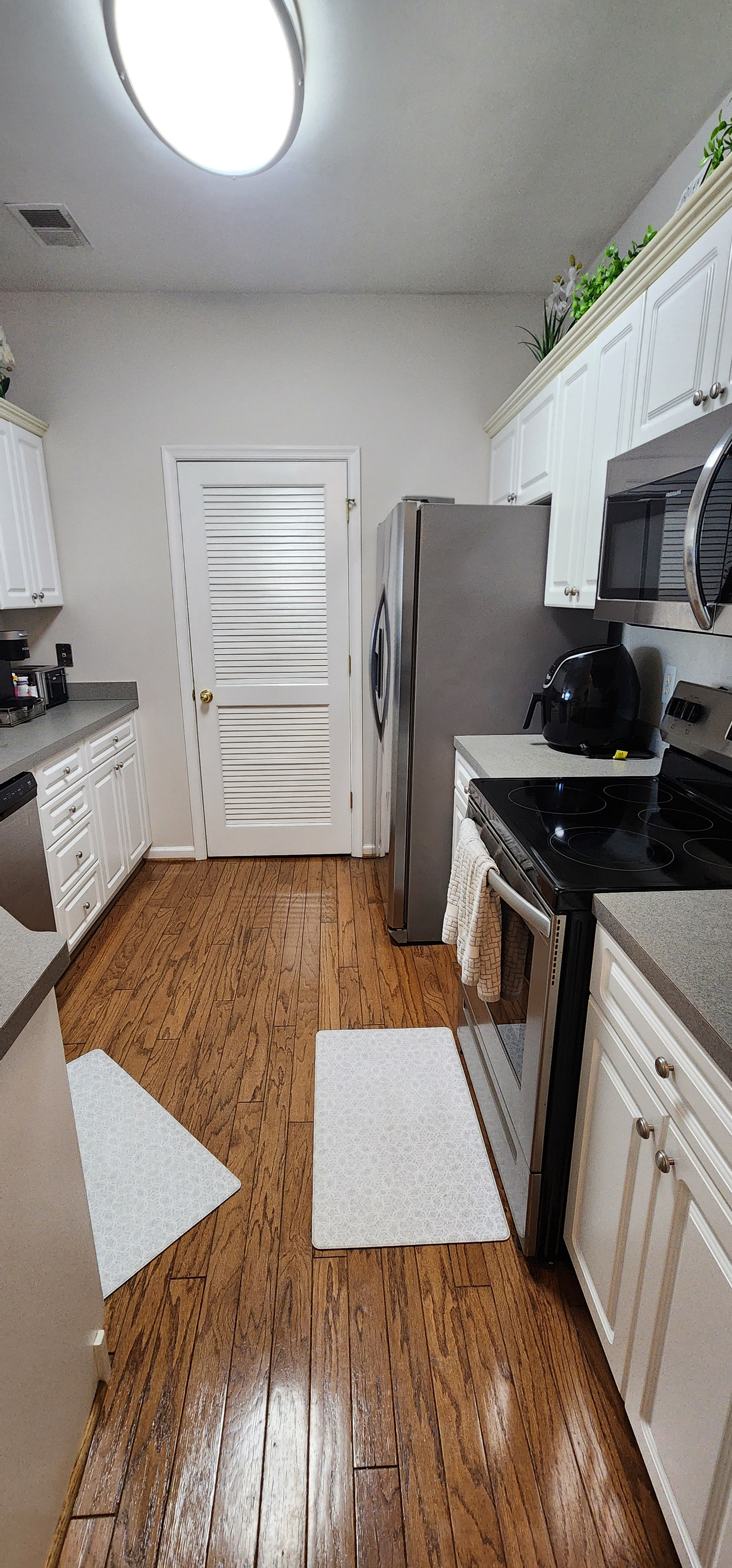 Peaceful, Professional & Private - Virginia Beach Furnished Room - Photo 10