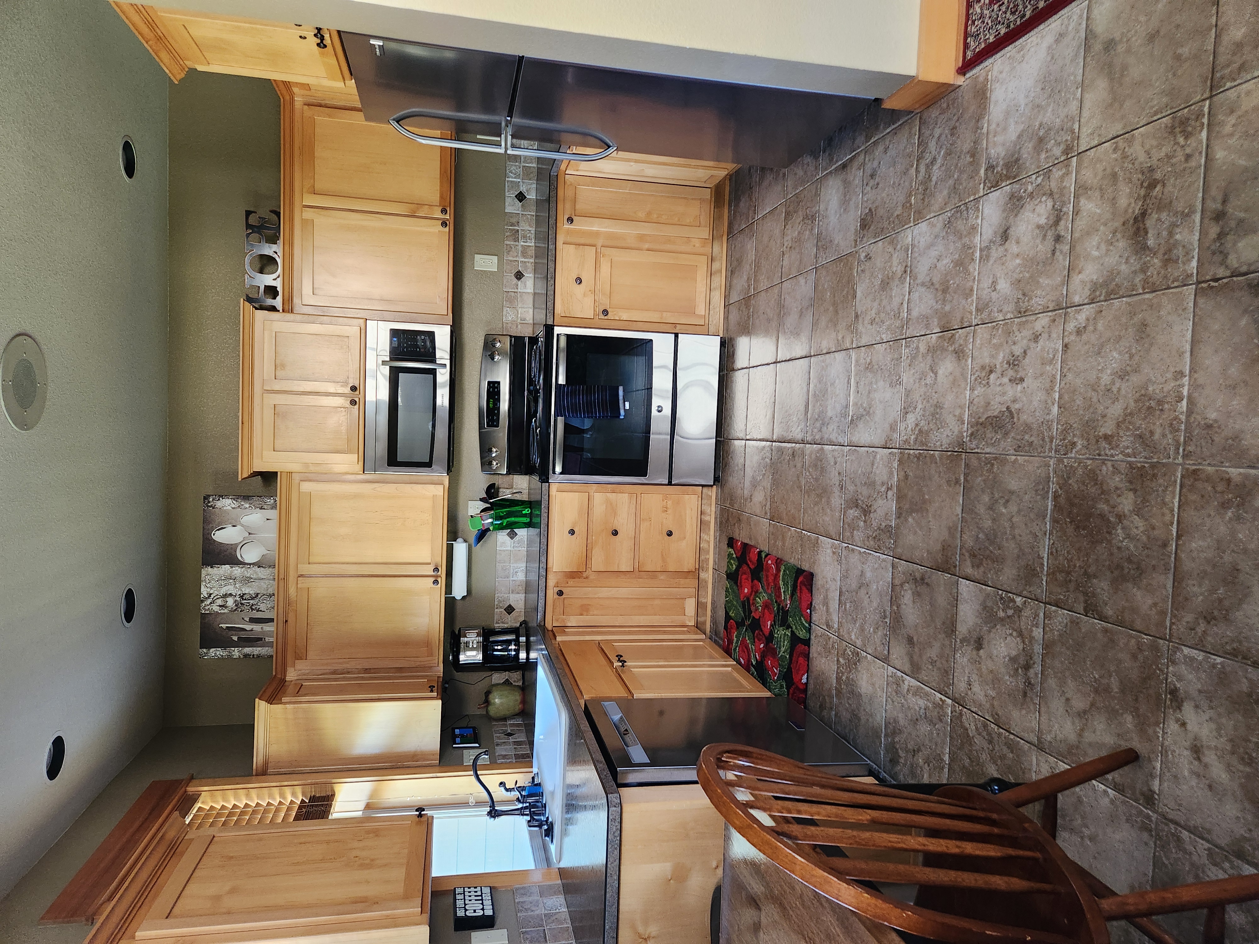 House in Resort neighborhood - Photo 2