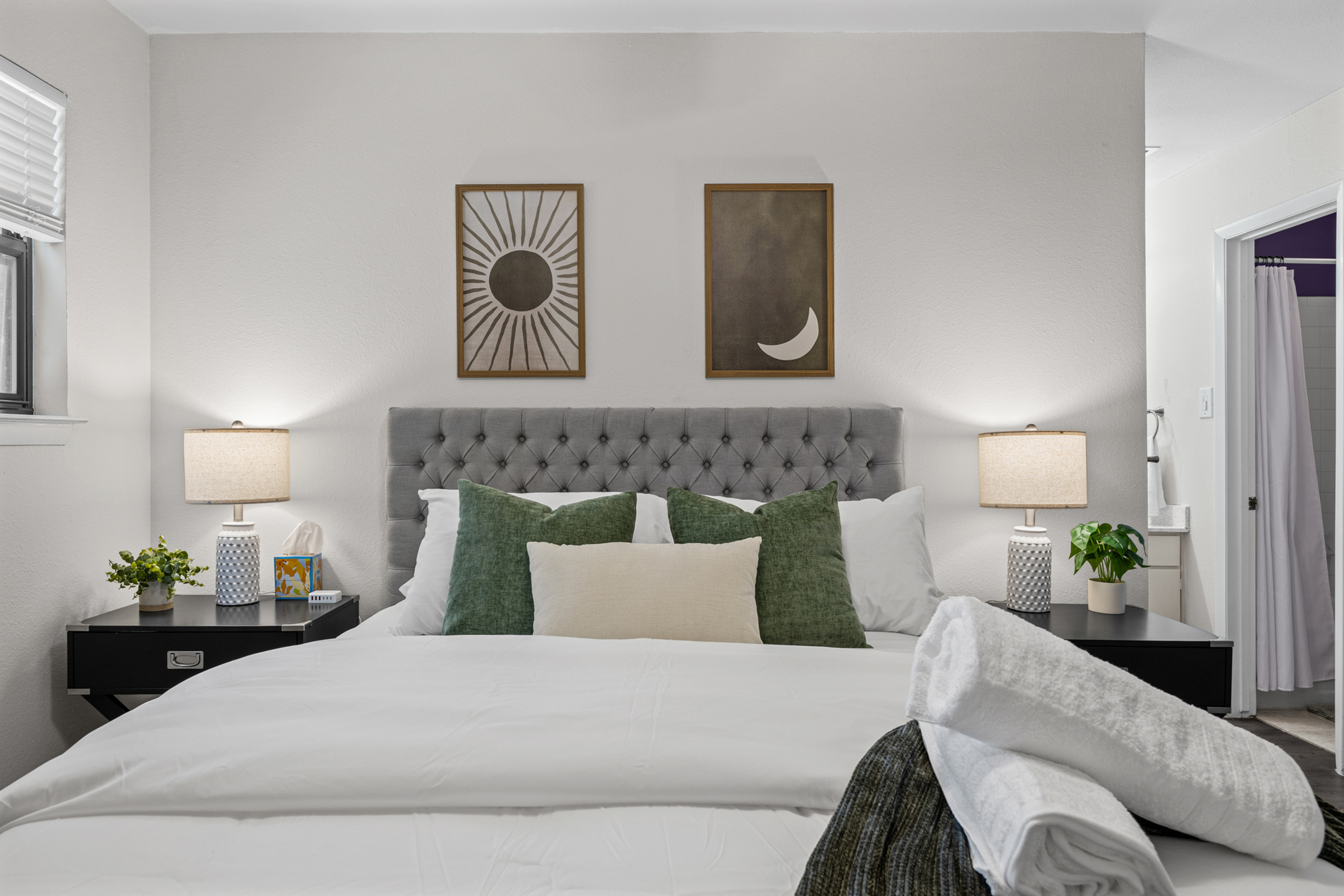 2BR North Loop Retreat | Pool + Parking - Photo 1