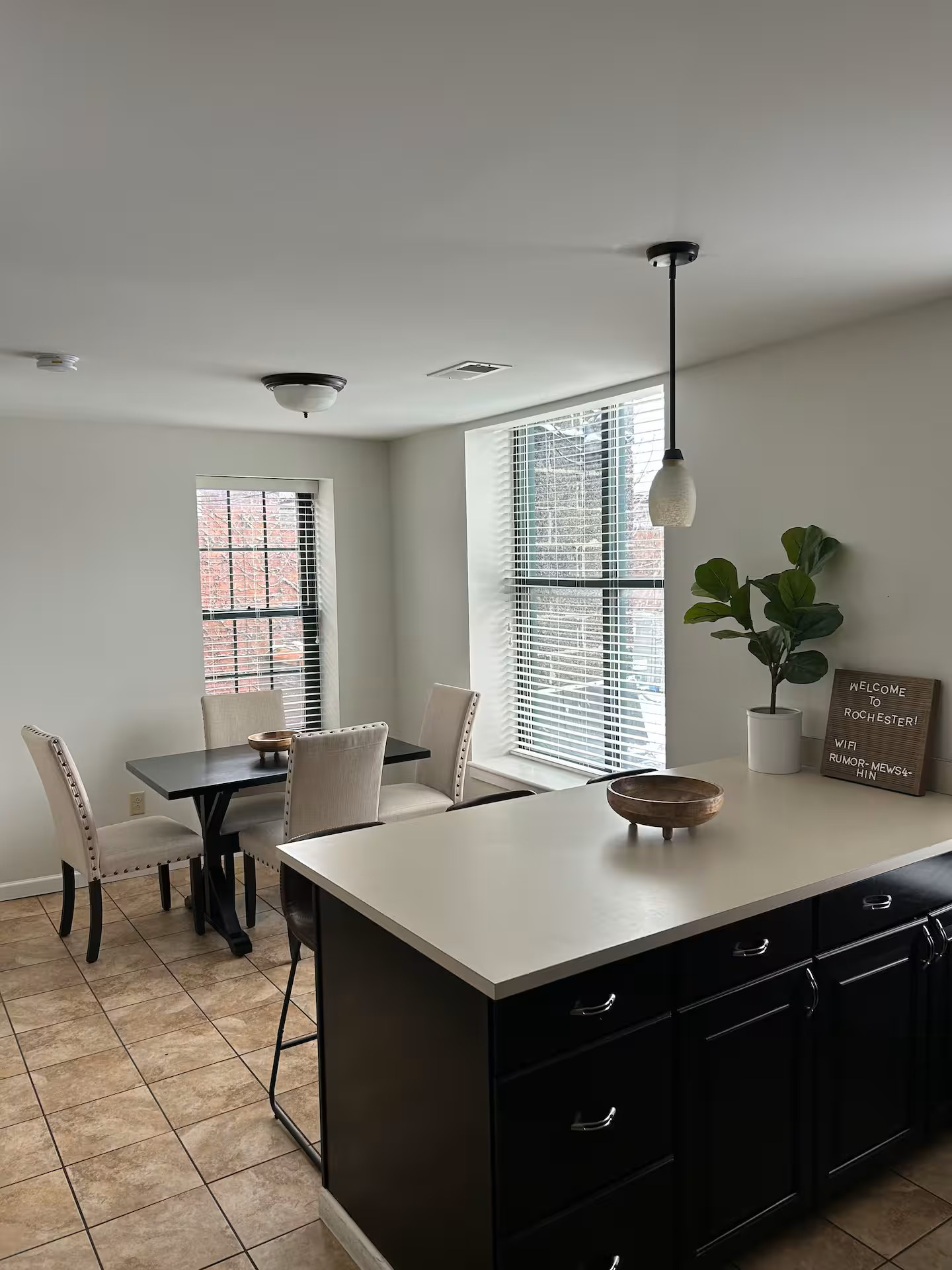 Minutes to URMC/Strong - Furnished 2BR in Walkable East End, All-Inclusive - Photo 2