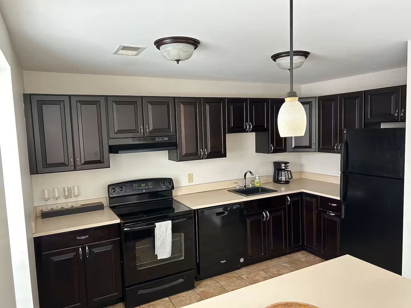 Minutes to URMC/Strong - Furnished 2BR in Walkable East End, All-Inclusive - Photo 5