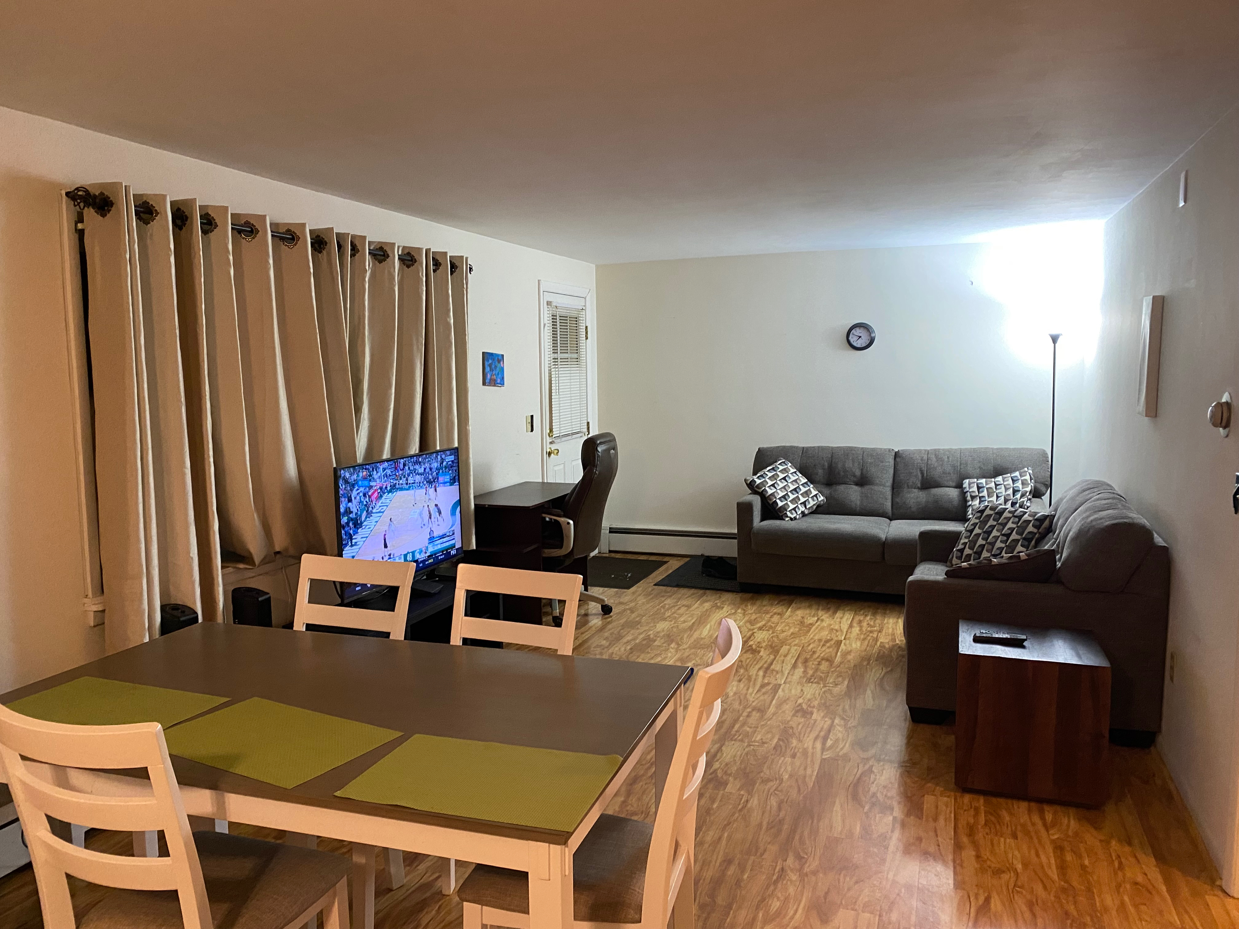 Beautiful Condo - Photo 2