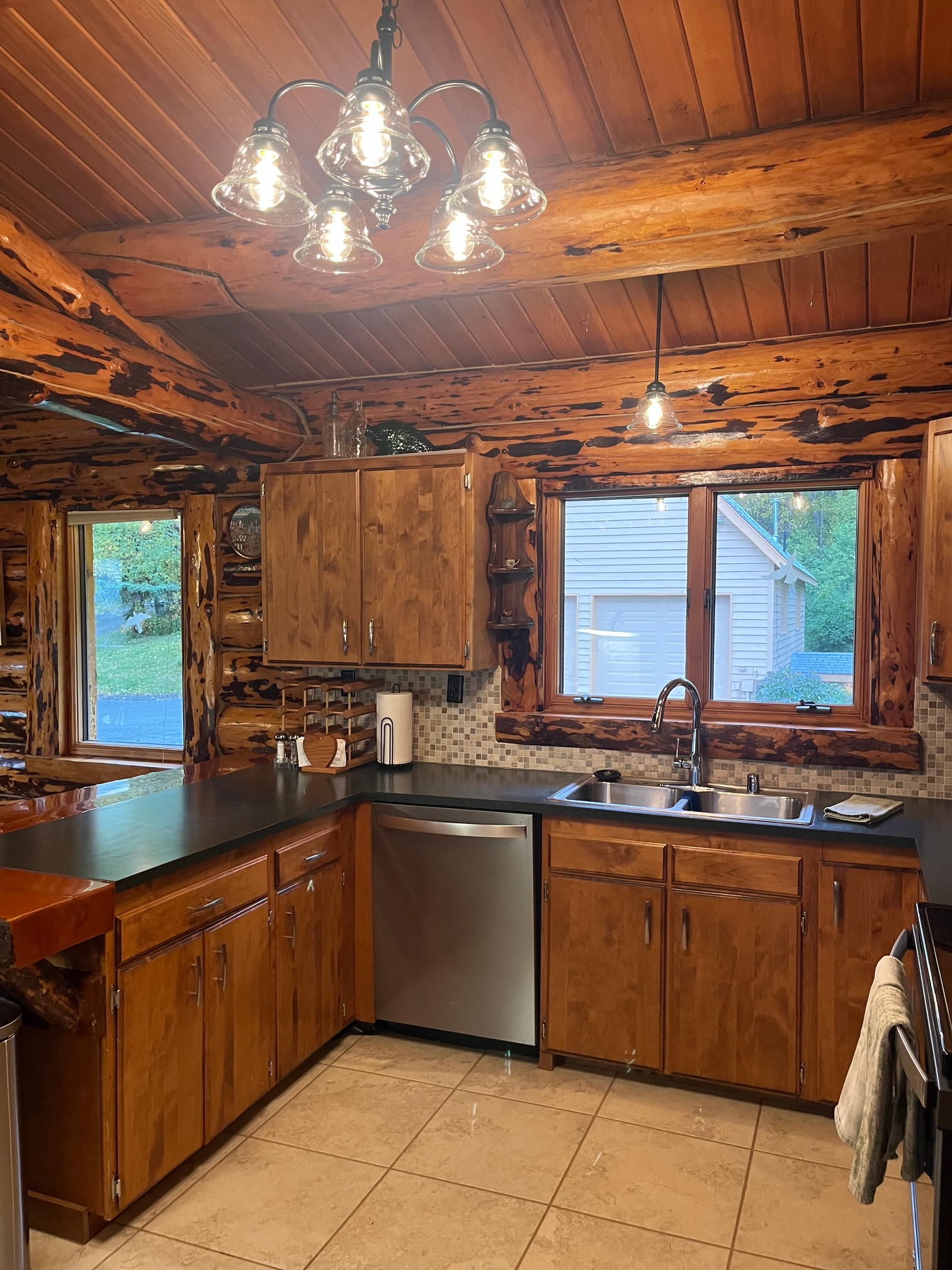Alaskan Log Home minutes from Anchorage | Mountain & Water Views | Utilities Included - Photo 10