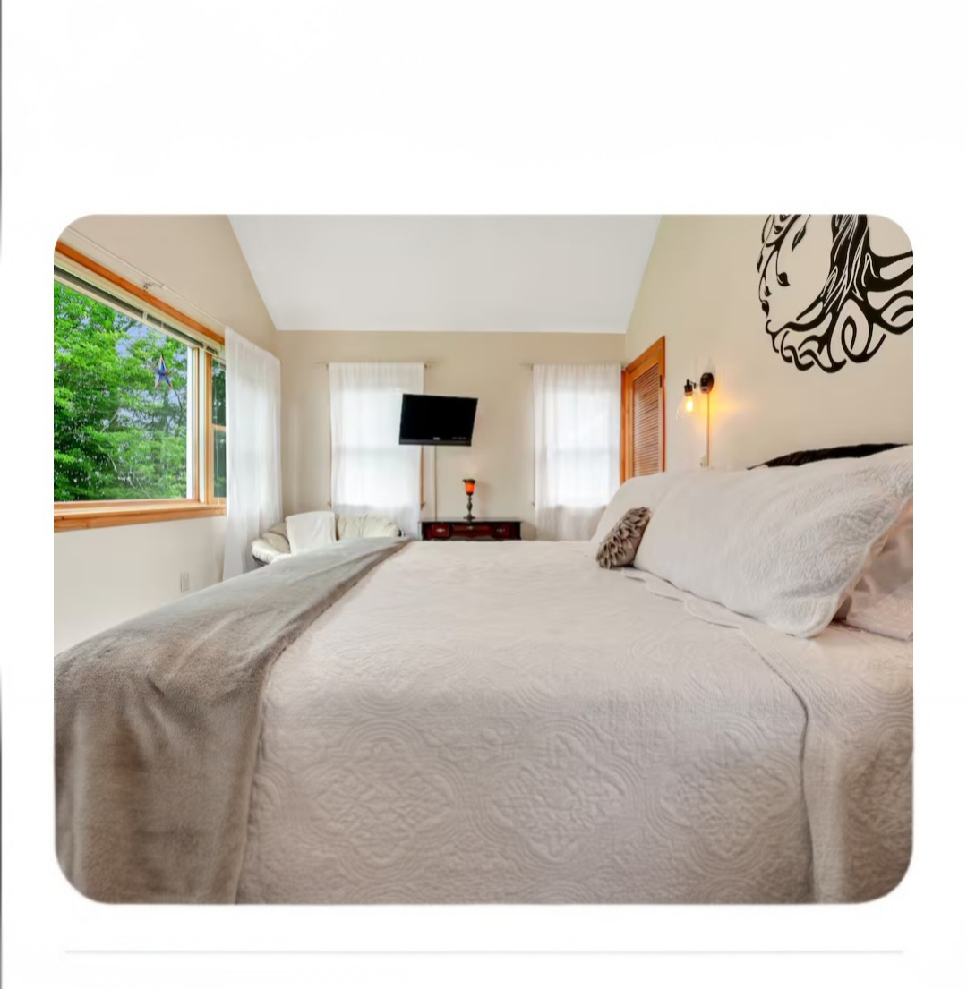 "Wake Up to Wide-Open Skies: Charming Farmhouse Apartment Ready Now - Photo 5