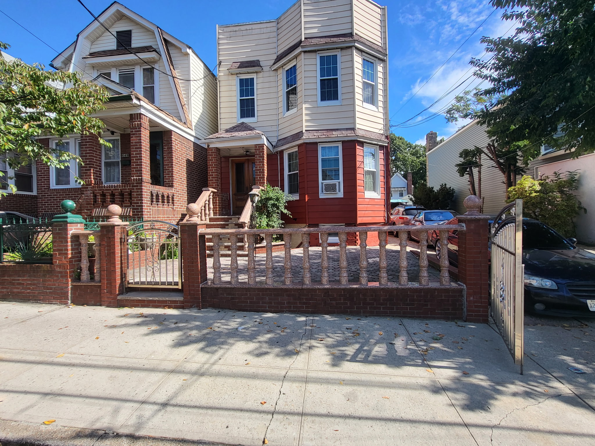 Spacious Unfurnished Brooklyn Apartment - Make It Your Own - Photo 1