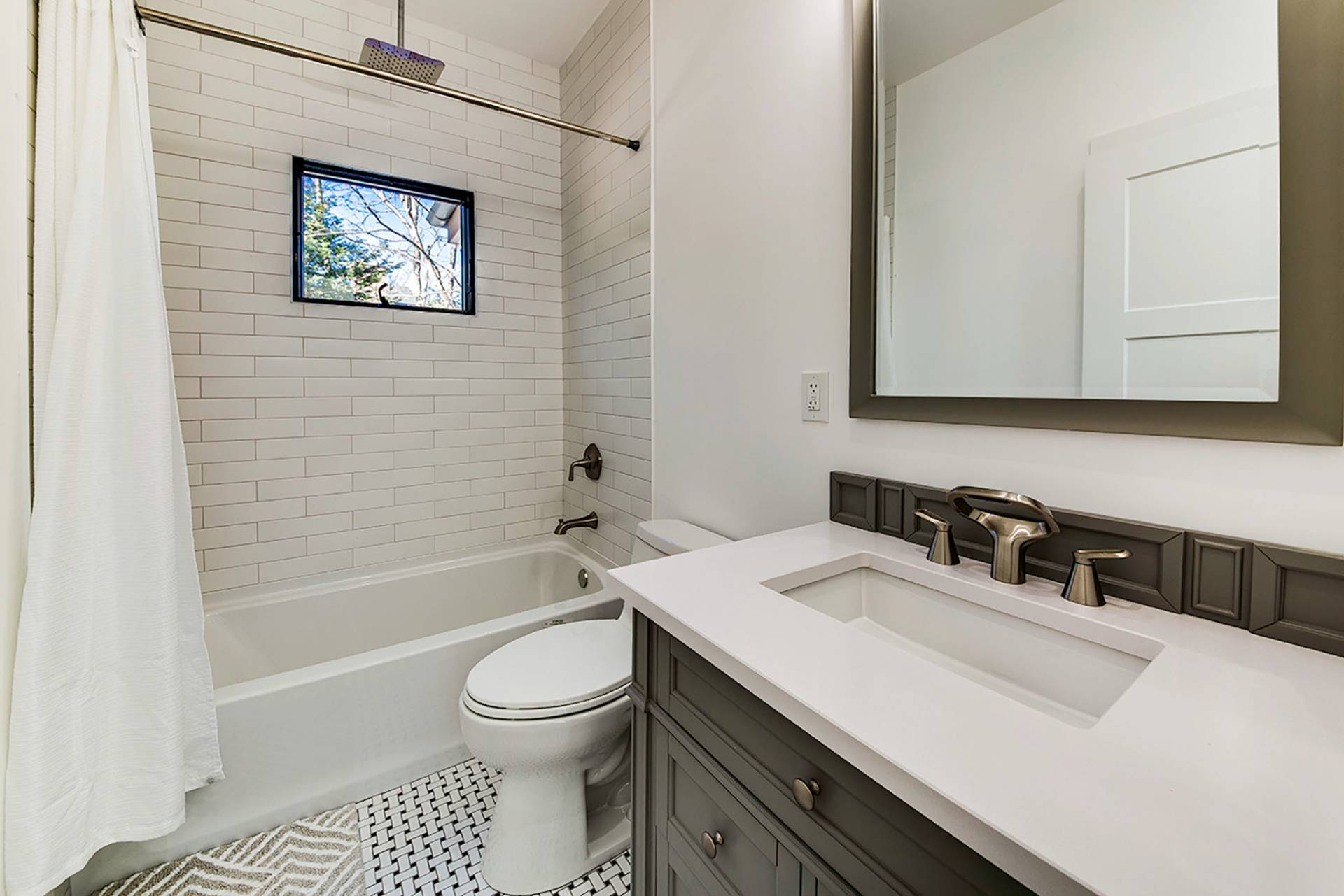 Bridgehampton Sag Harbor Turnpike new construction 6 bed 4 bath home - Photo 8