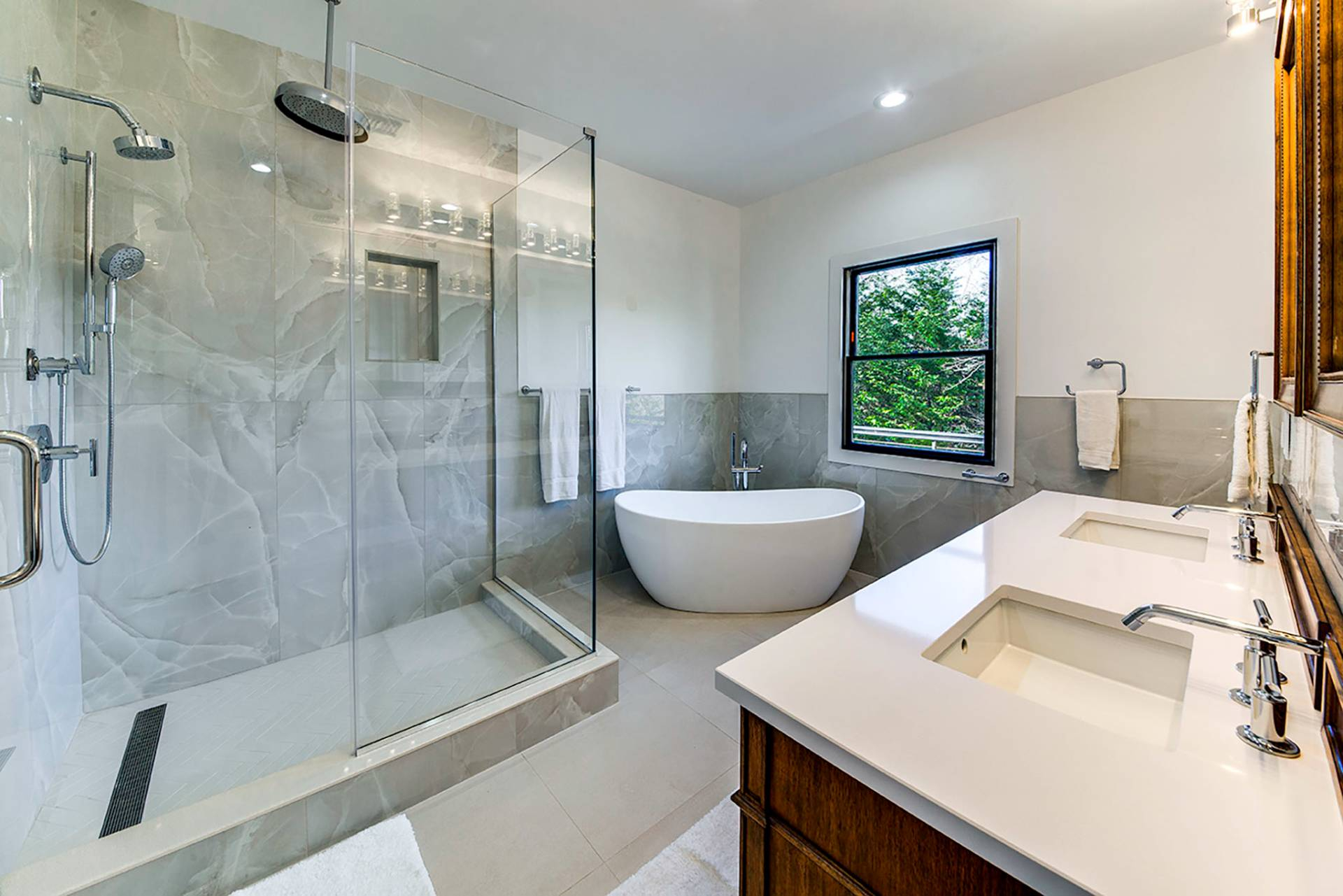 Bridgehampton Sag Harbor Turnpike new construction 6 bed 4 bath home - Photo 6