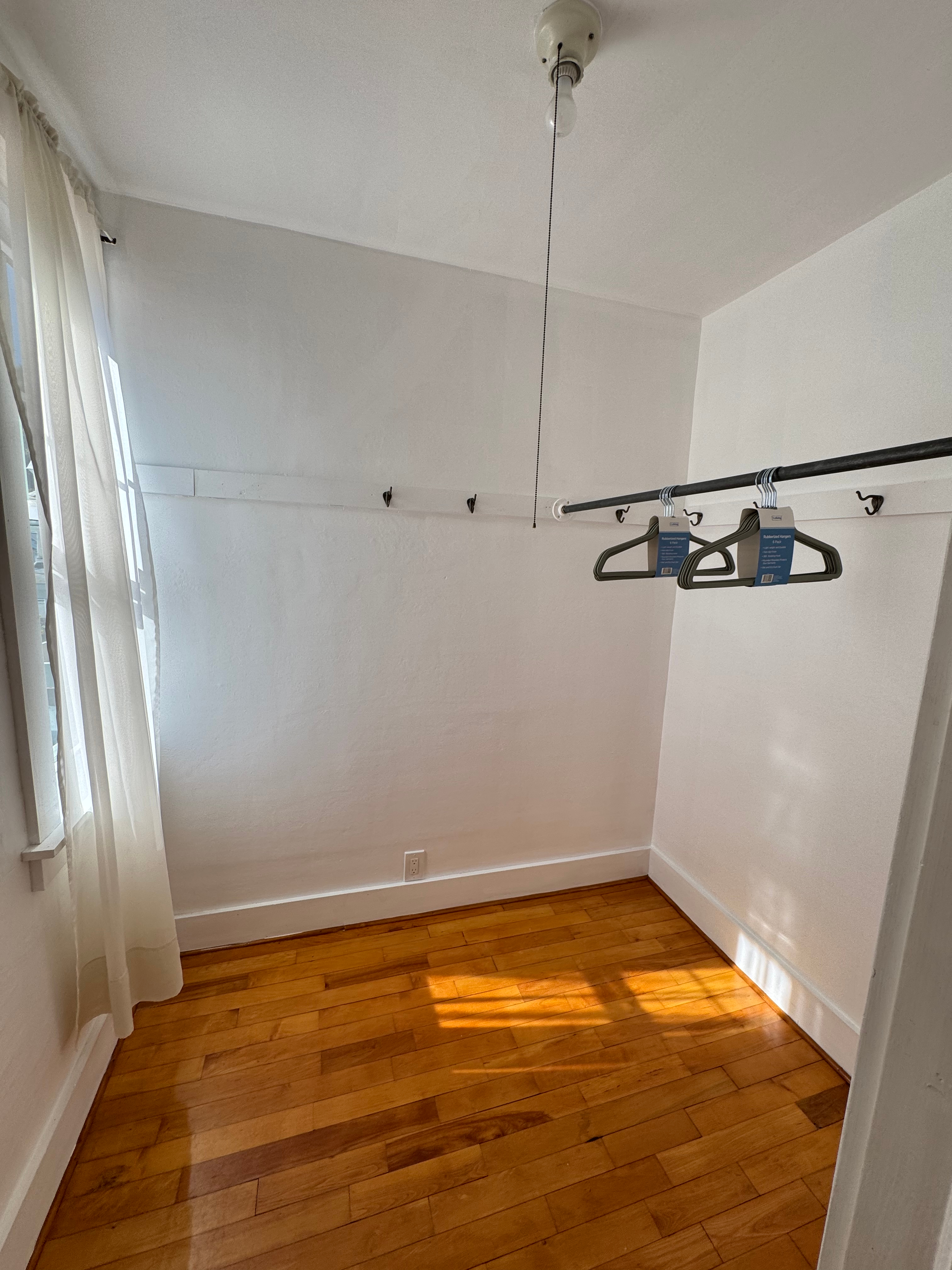 Bellows Falls 2BR Furnished Apartment Near Springfield Hospital, Connecticut River, and Downtown - Photo 10