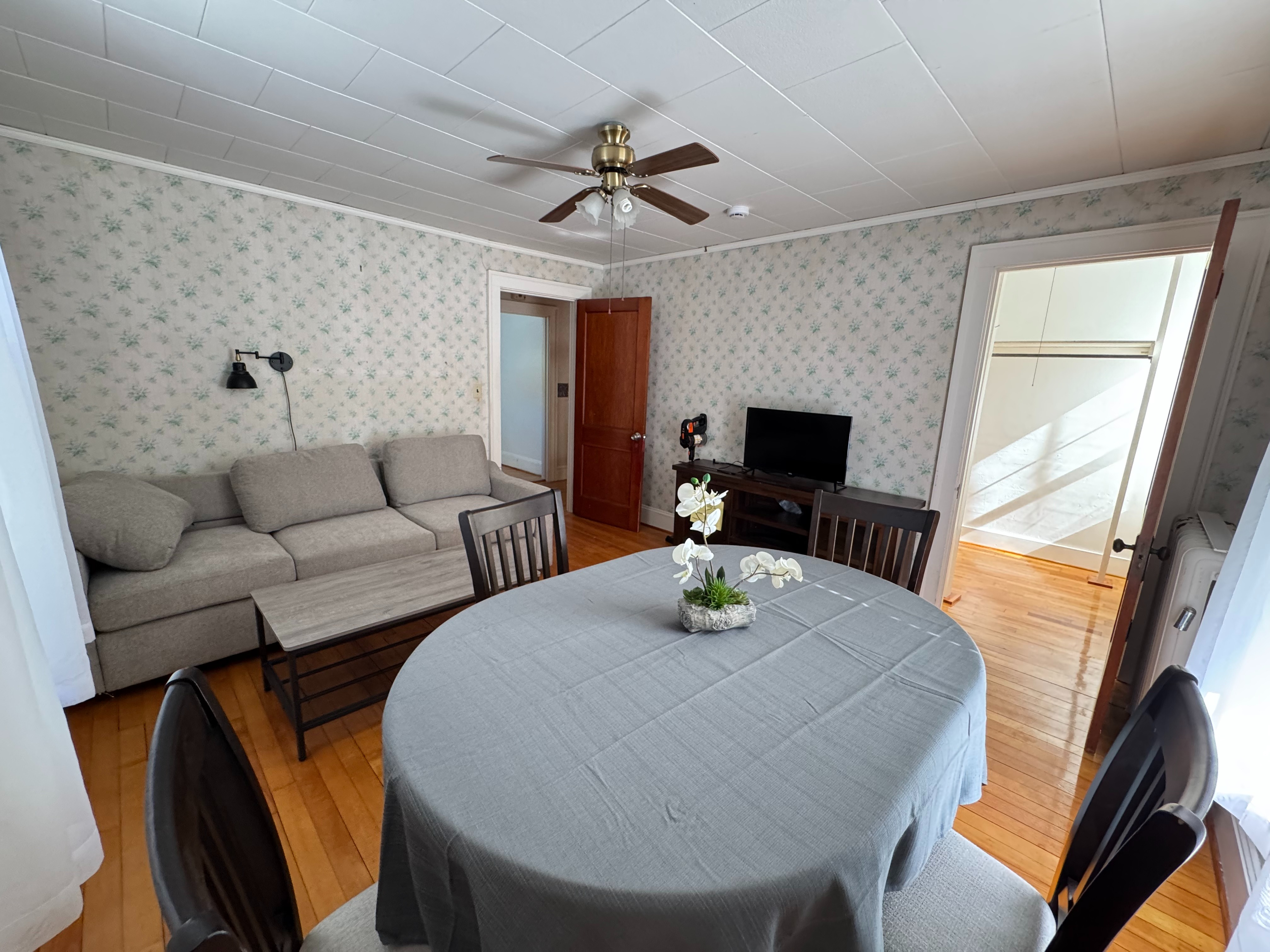 Bellows Falls 2BR Furnished Apartment Near Springfield Hospital, Connecticut River, and Downtown - Photo 3
