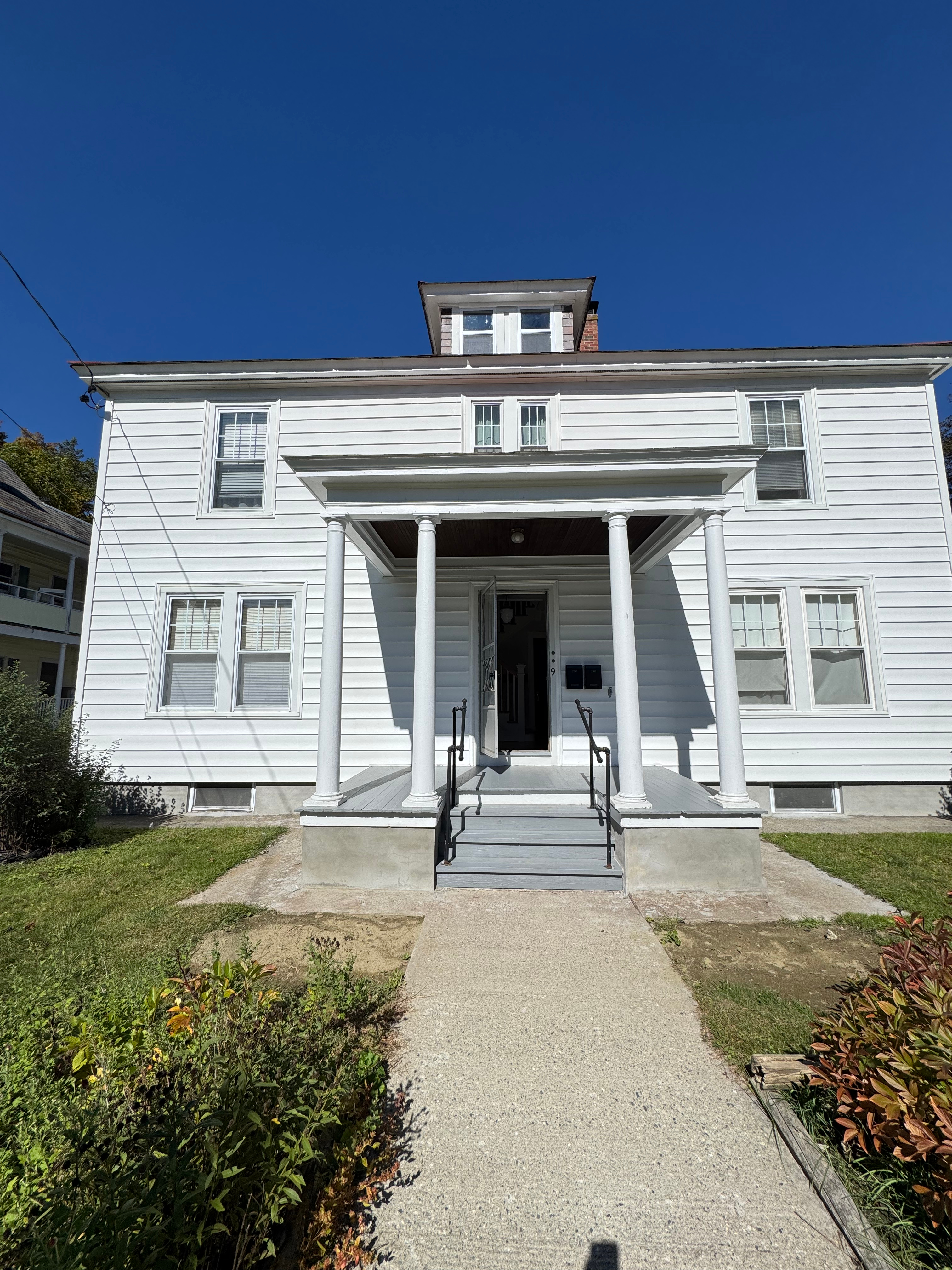 Bellows Falls 2BR Furnished Apartment Near Springfield Hospital, Connecticut River, and Downtown - Photo 1