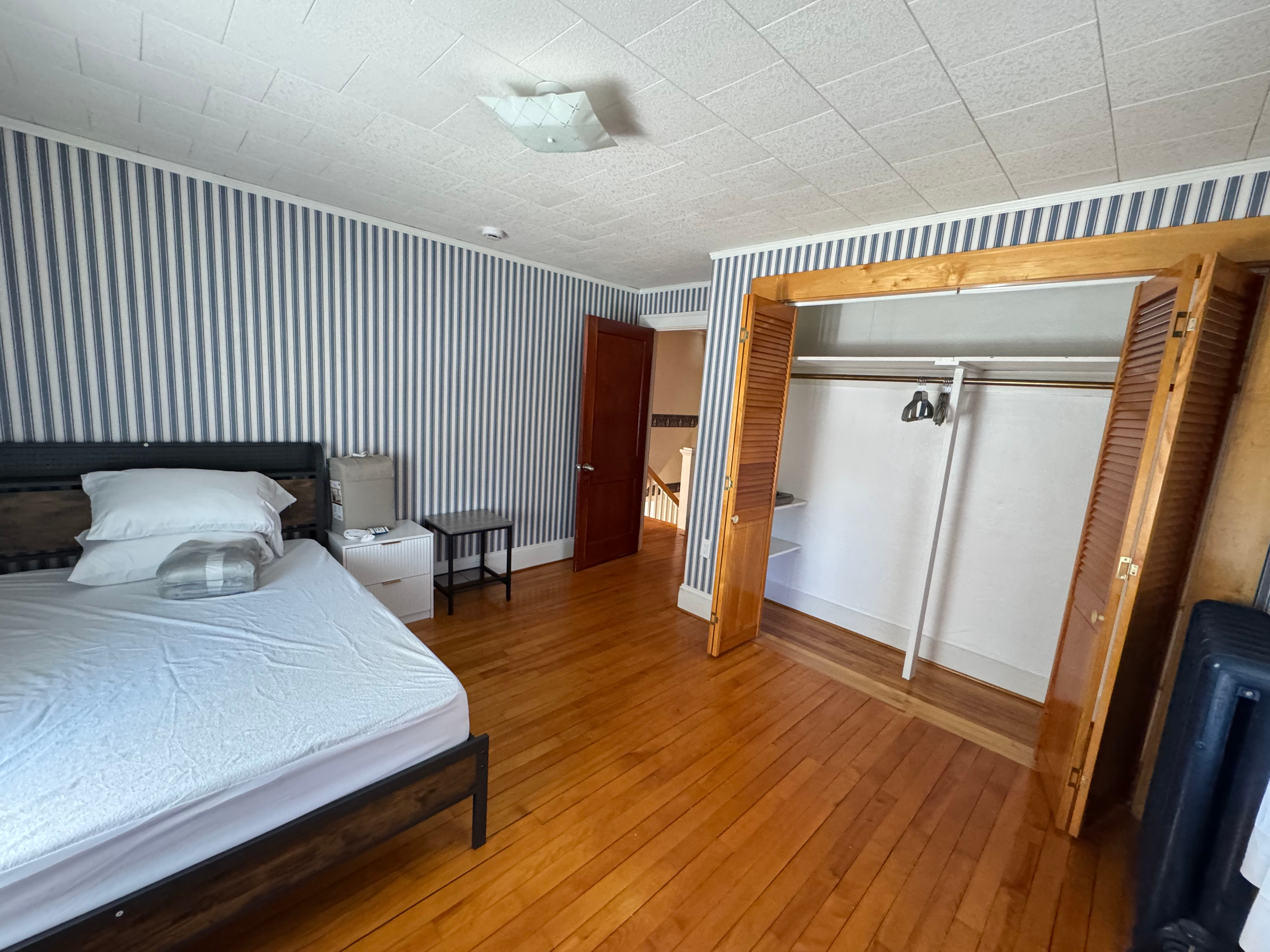 Bellows Falls 2BR Furnished Apartment Near Springfield Hospital, Connecticut River, and Downtown - Photo 7