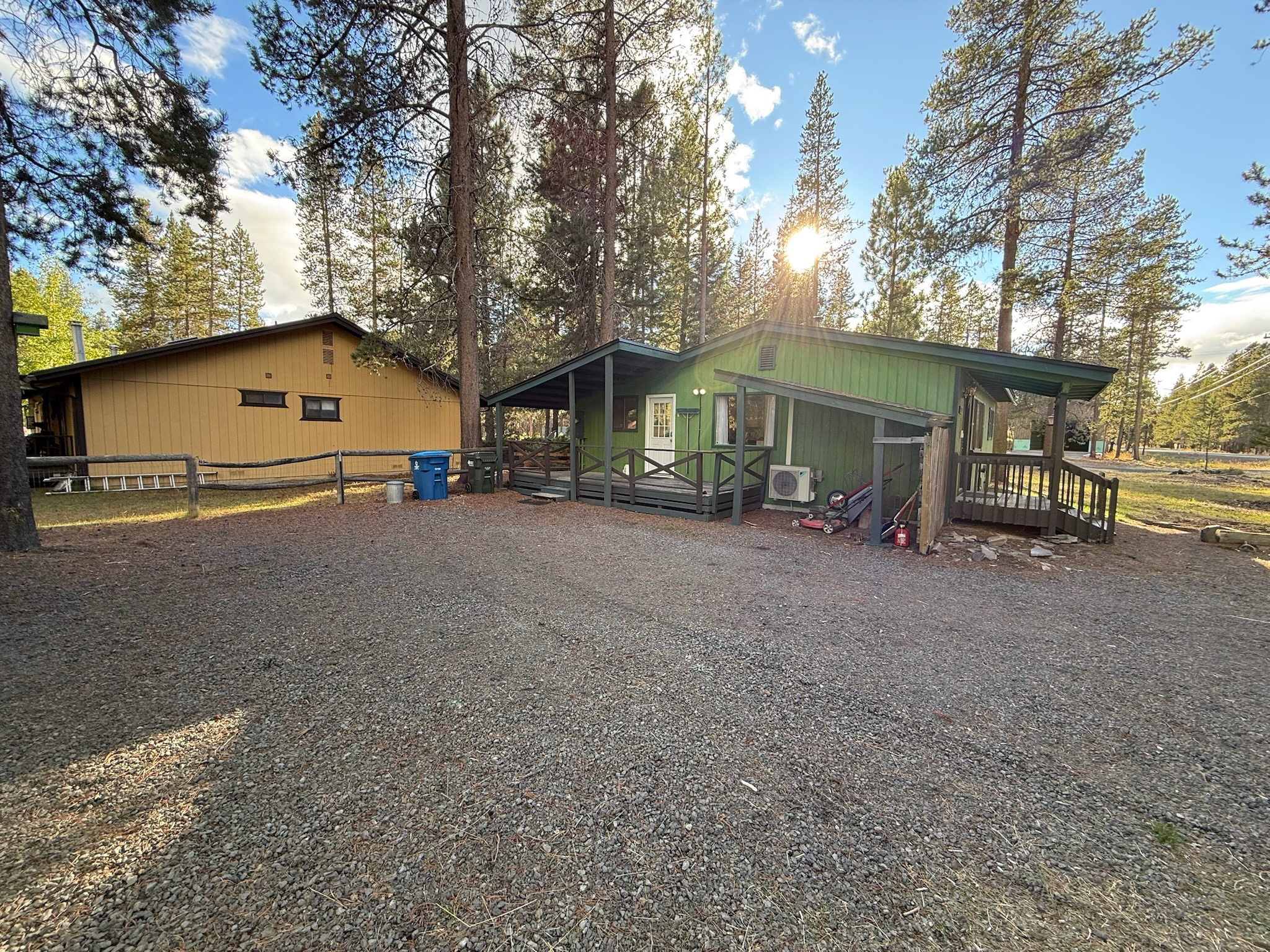 Cozy 2 Bed 2 Bath House With Detached Office and Large Garage - Photo 6