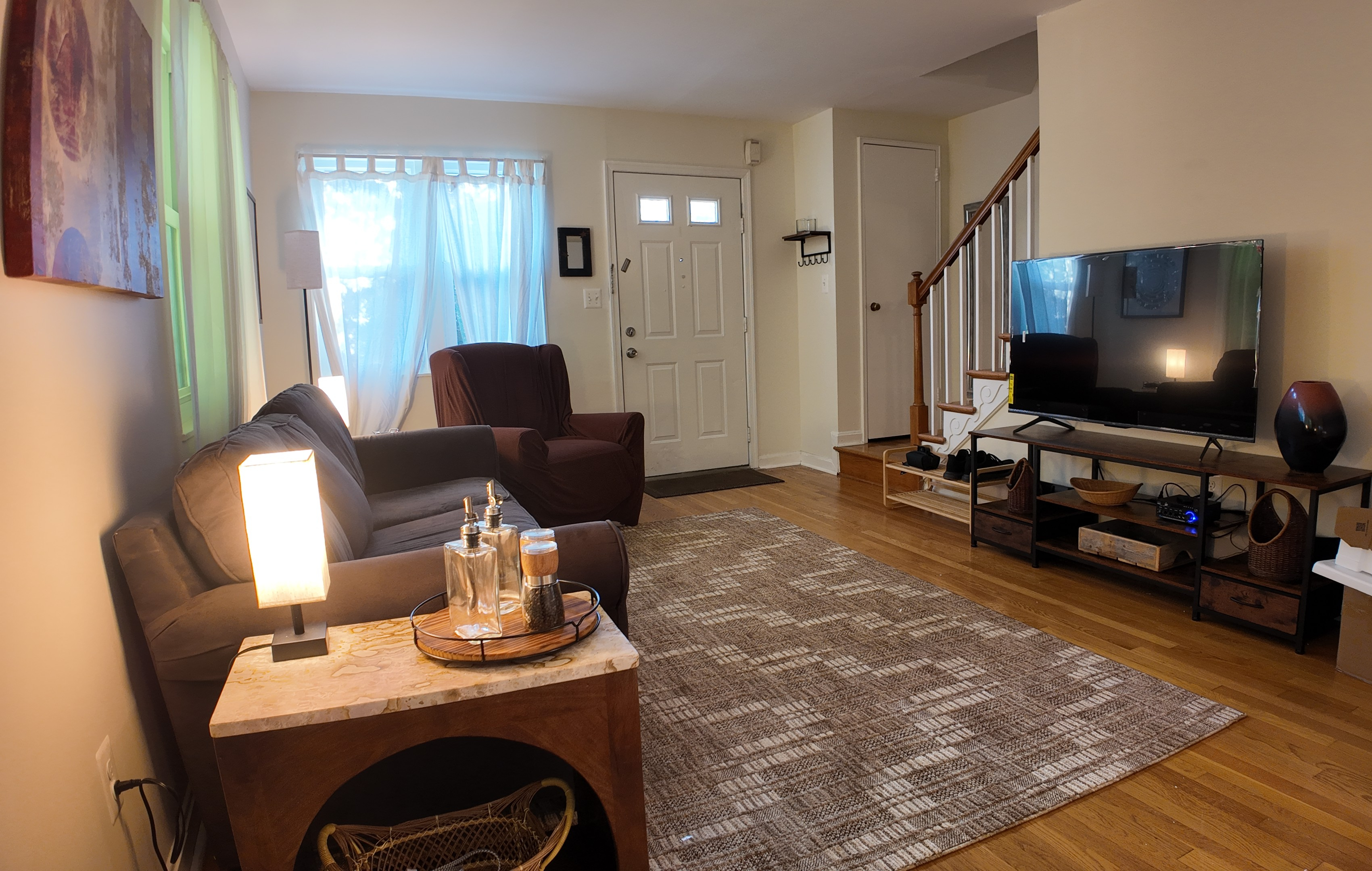 The Comforts of Home, Steps from Takoma's Coffee, Culture, Dining, and Metro - Photo 5