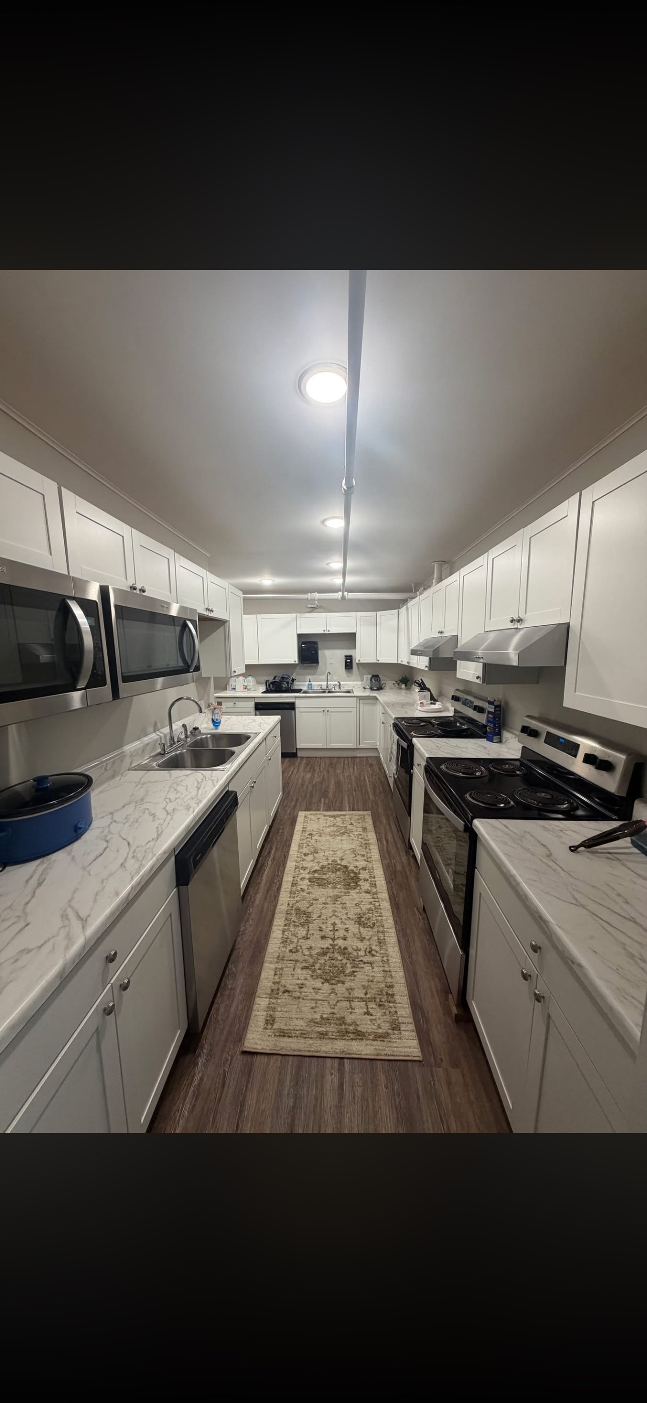 Clean, Quiet, Everything Included, Blocks from the Hospital - Photo 8