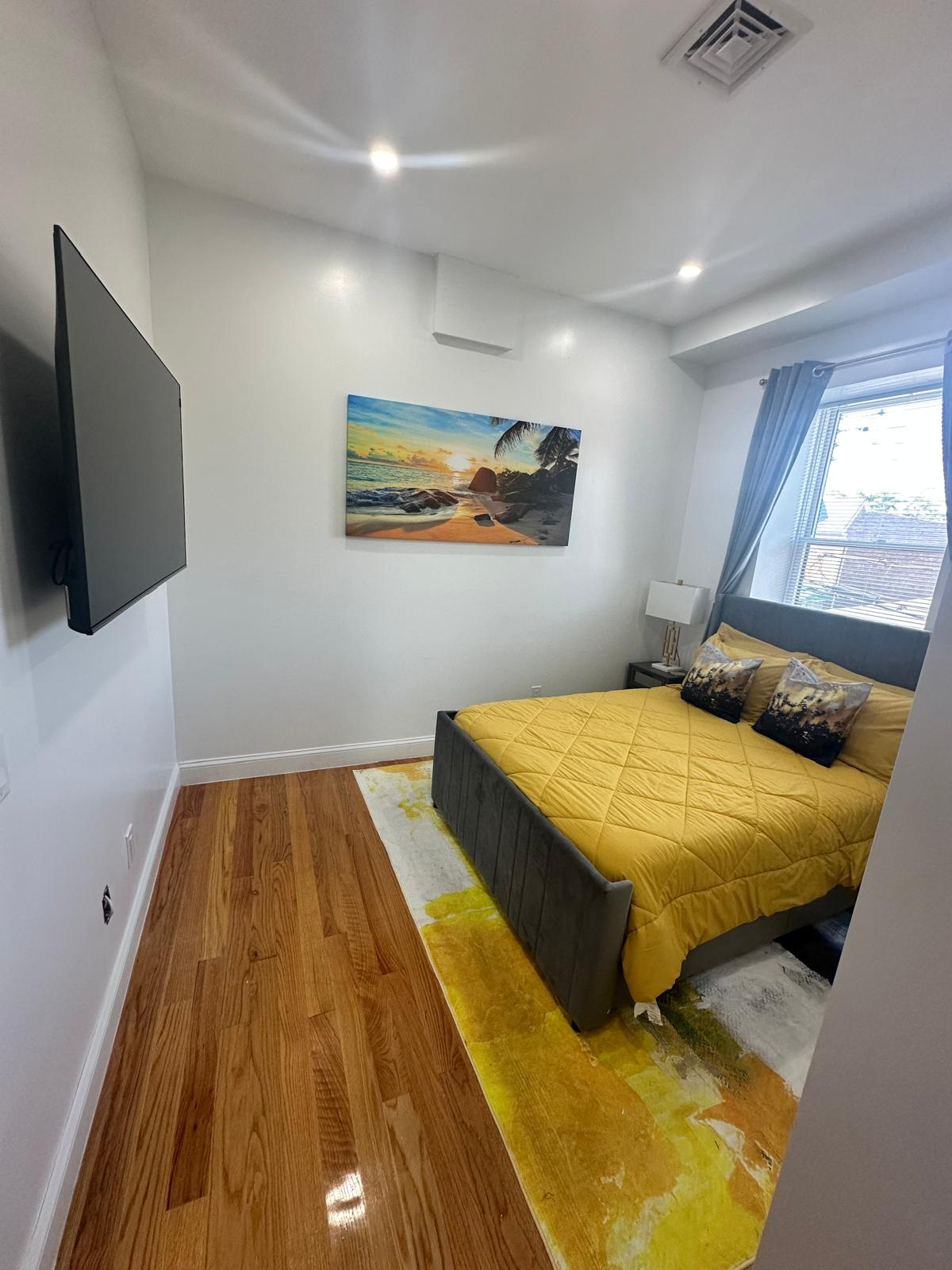 ***Room for Rent*** Bright and Sunny*** Newly Renovated*** Private Home*** Many Amenities*** All Uti - Photo 2