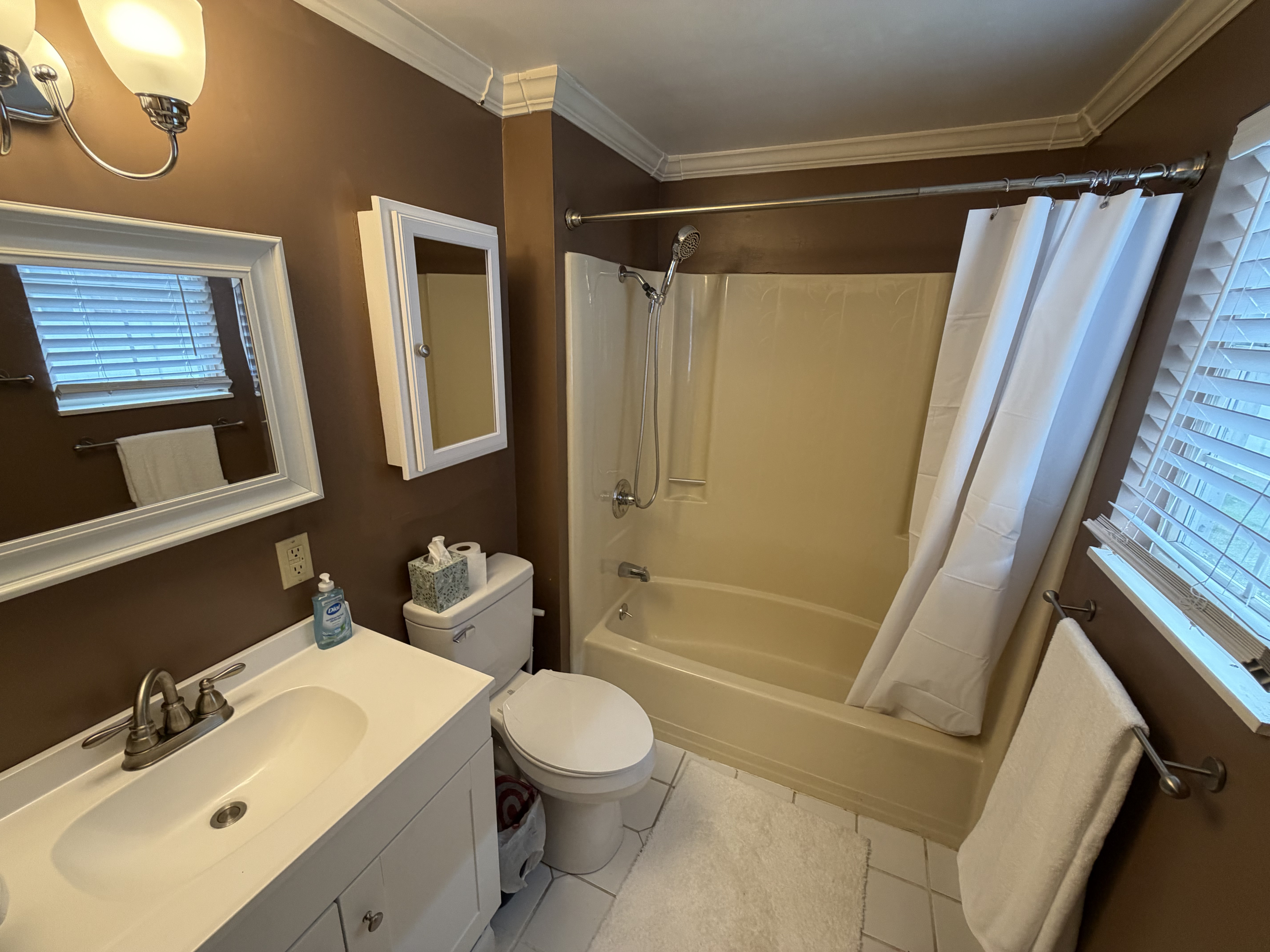 Furnished Private Room in Shared Home Next To CAMC Memorial - Charleston, WV - Photo 5