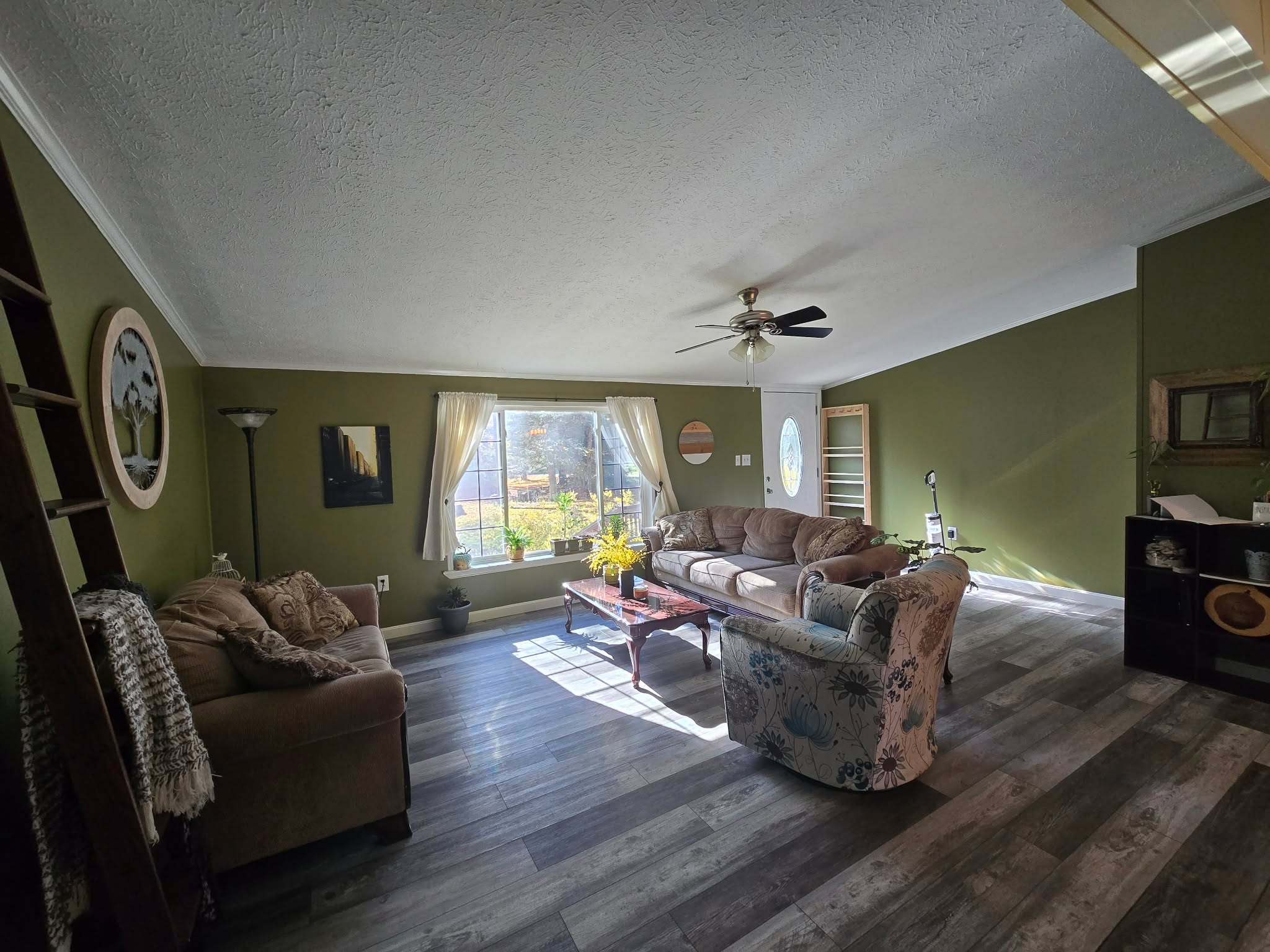 Eden Escape, 3 bedroom cozy home in quiet neighborhood - Photo 7