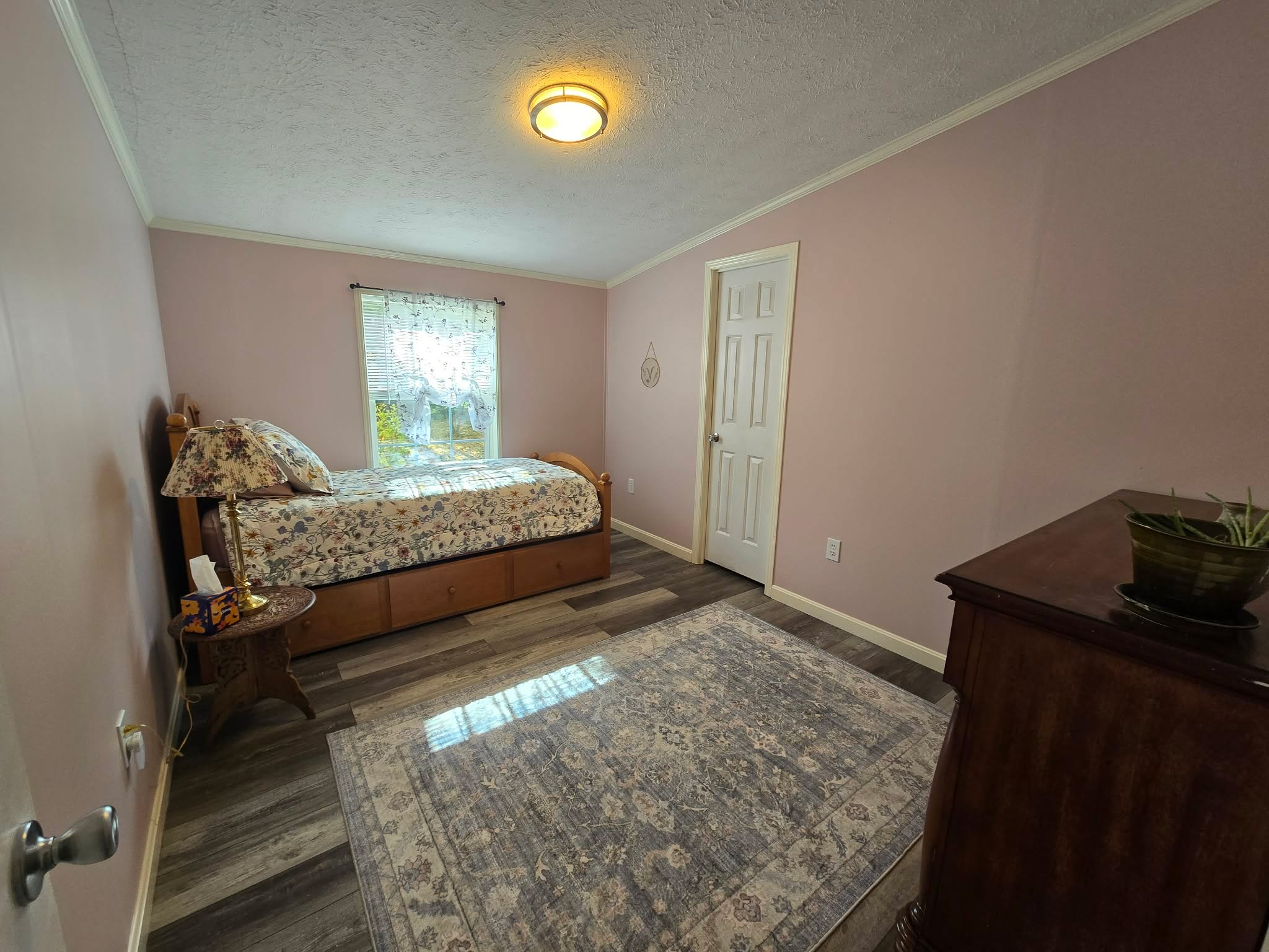 Eden Escape, 3 bedroom cozy home in quiet neighborhood - Photo 12