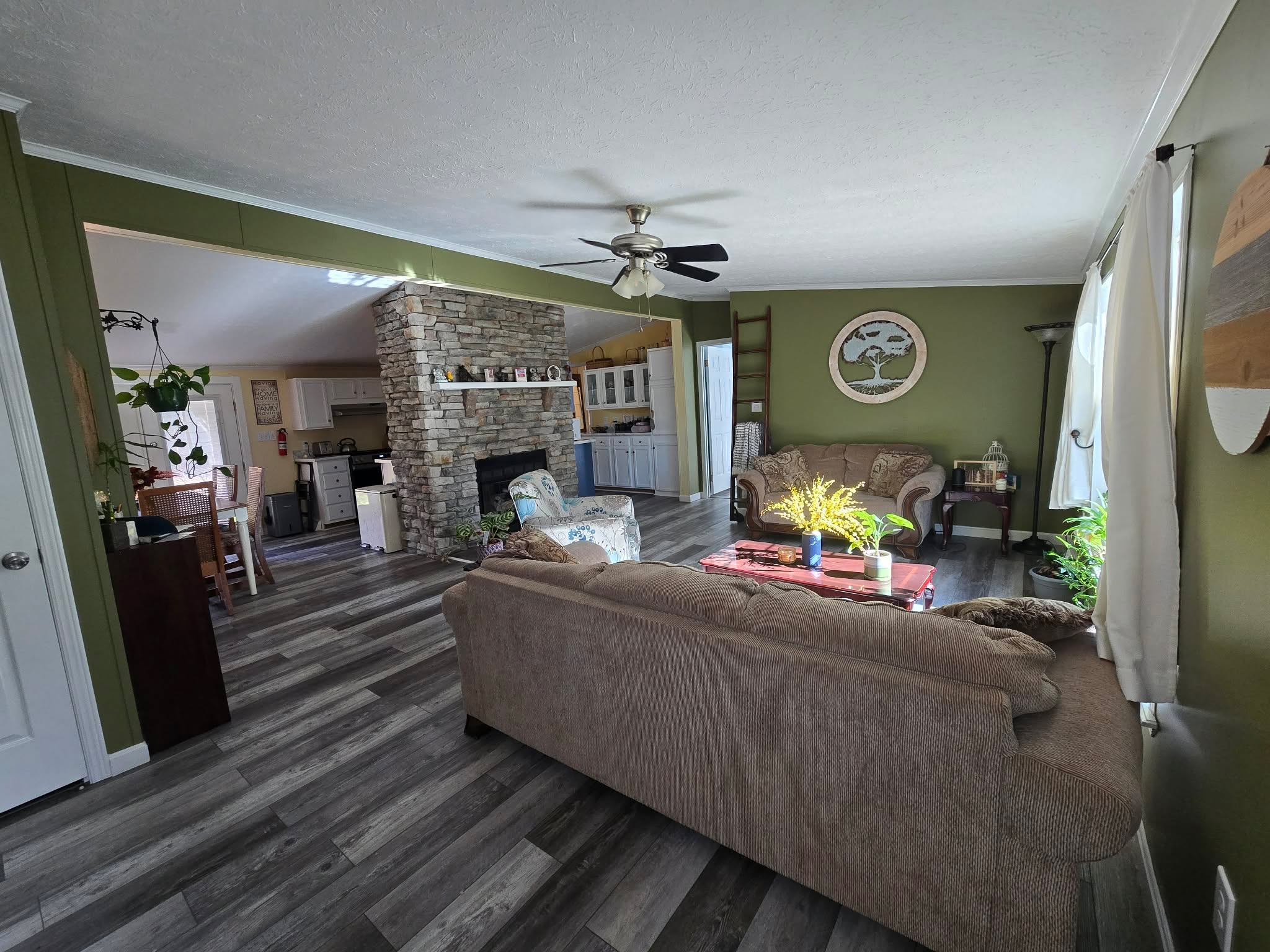 Eden Escape, 3 bedroom cozy home in quiet neighborhood - Photo 5