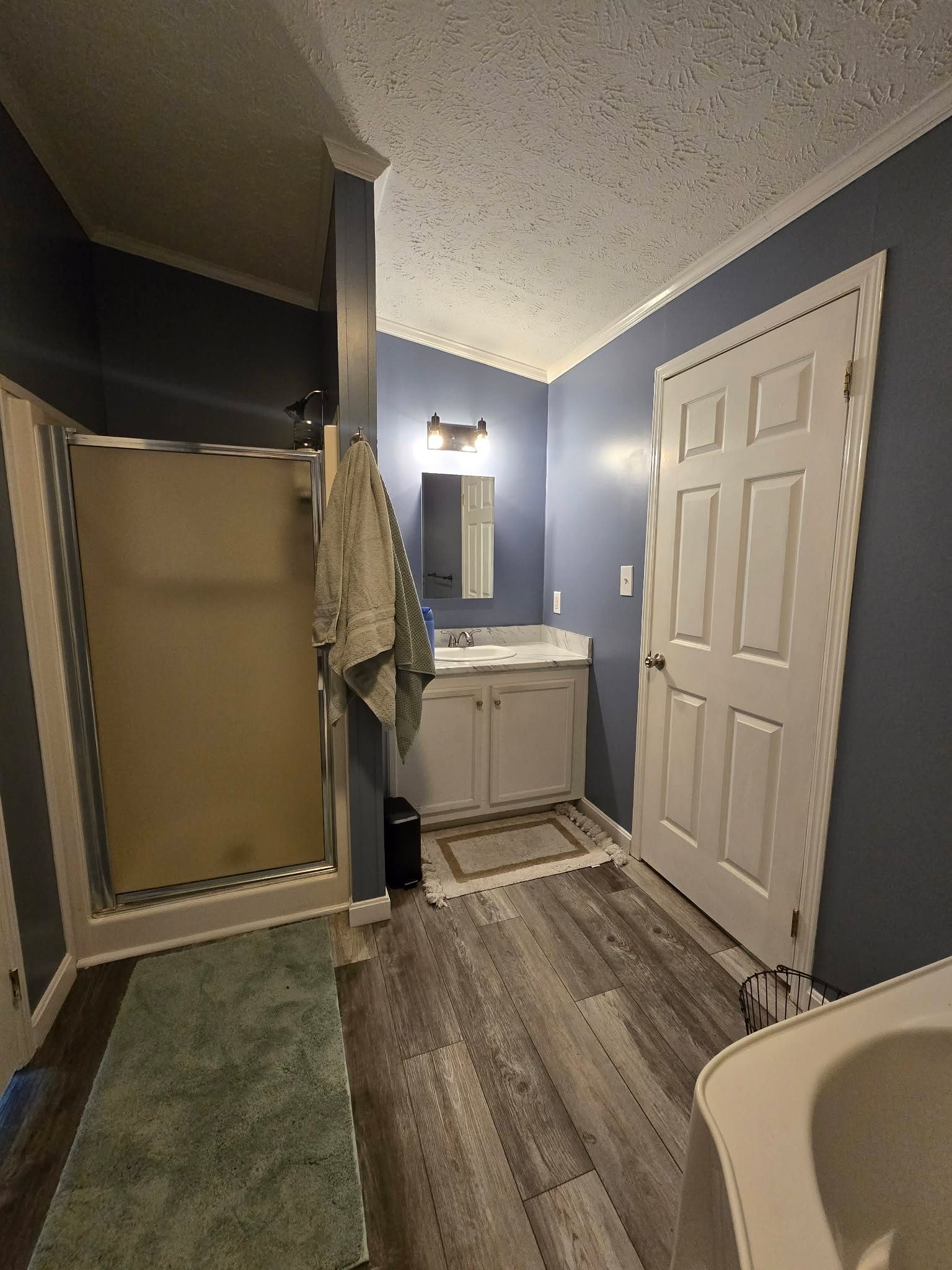 Eden Escape, 3 bedroom cozy home in quiet neighborhood - Photo 10
