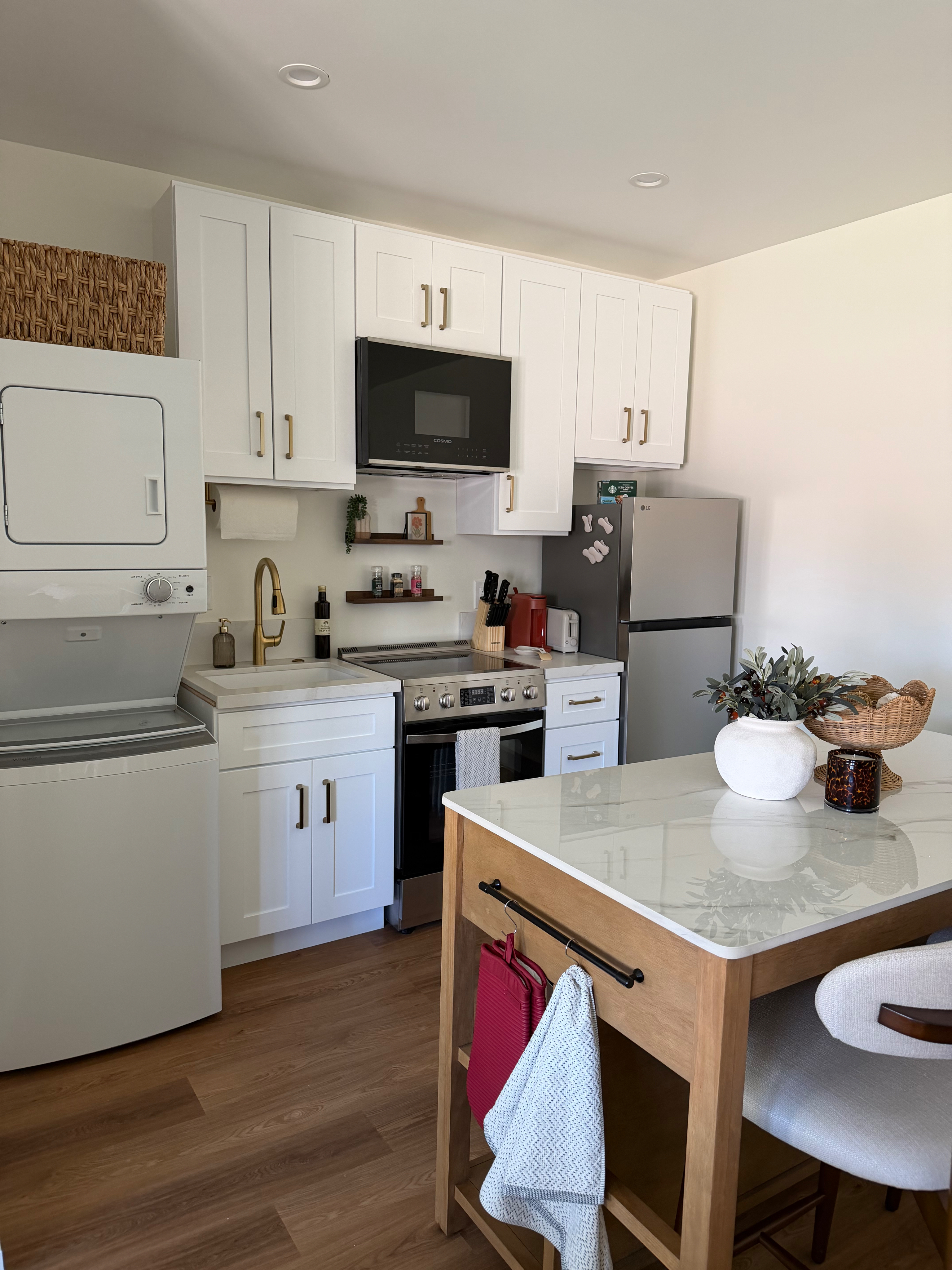 Guest House in Los Angeles - Photo 4