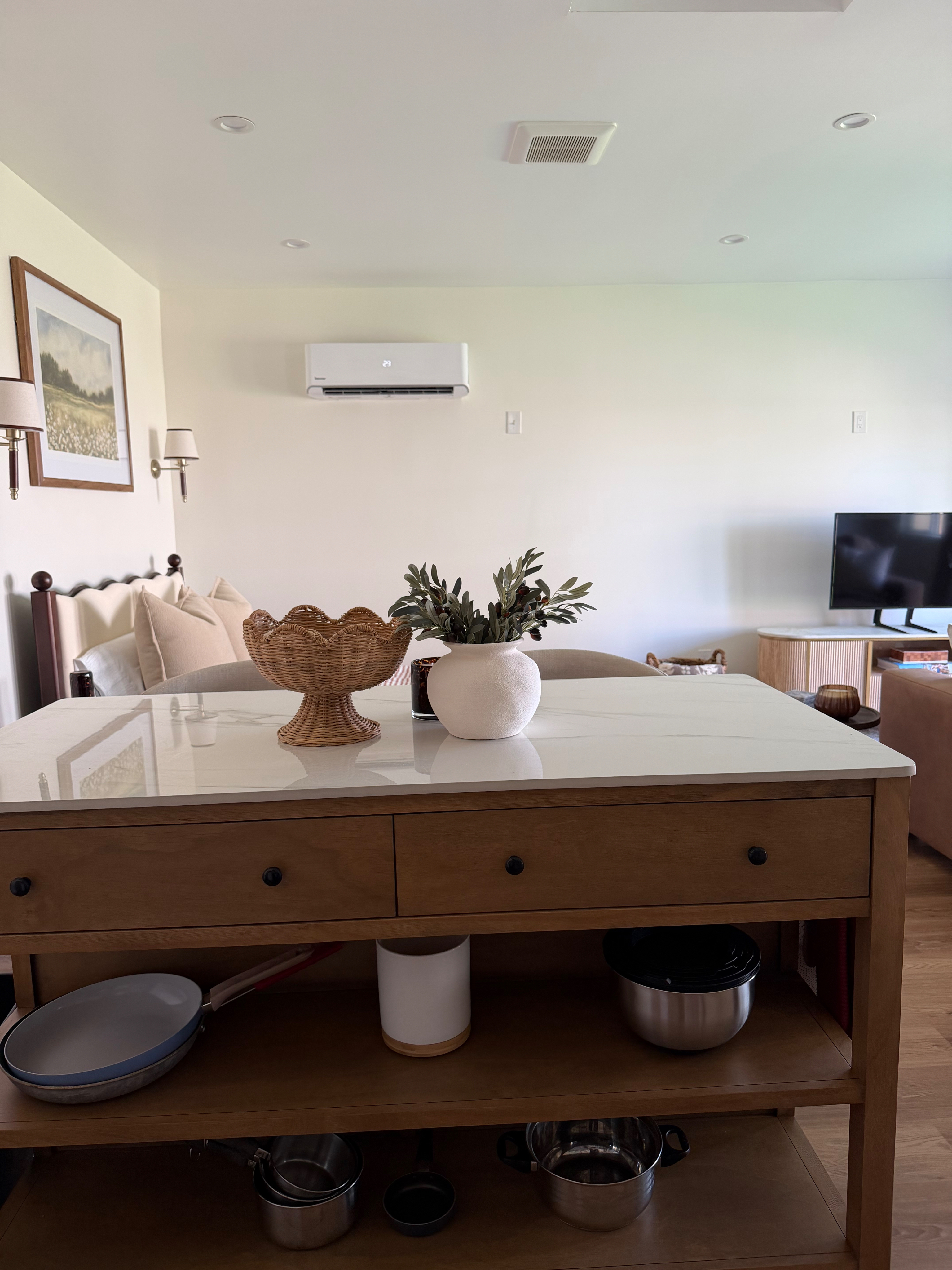 Guest House in Los Angeles - Photo 6
