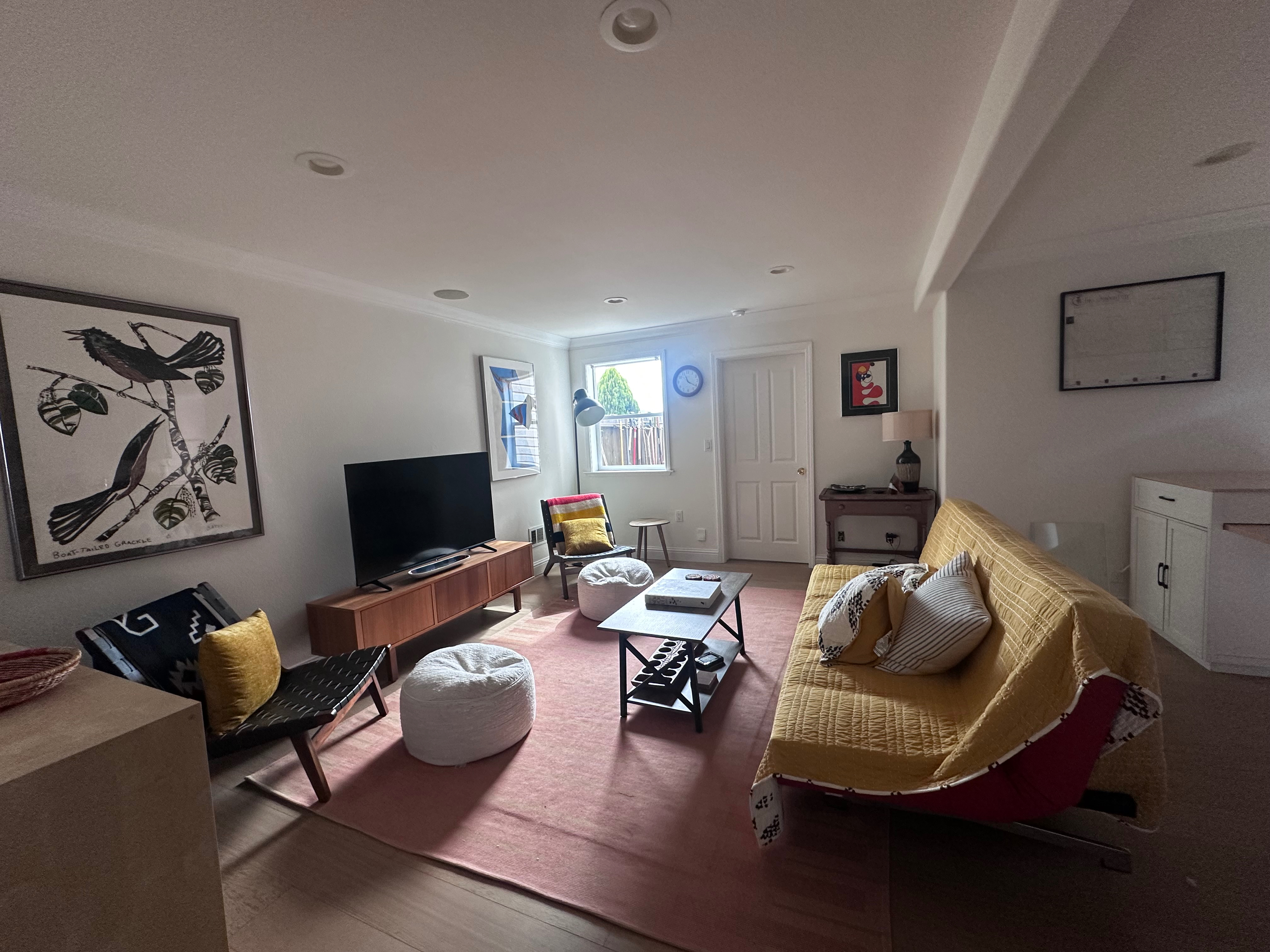 High ceiling 1-bed entire apt w/ private outdoor patio - Photo 1