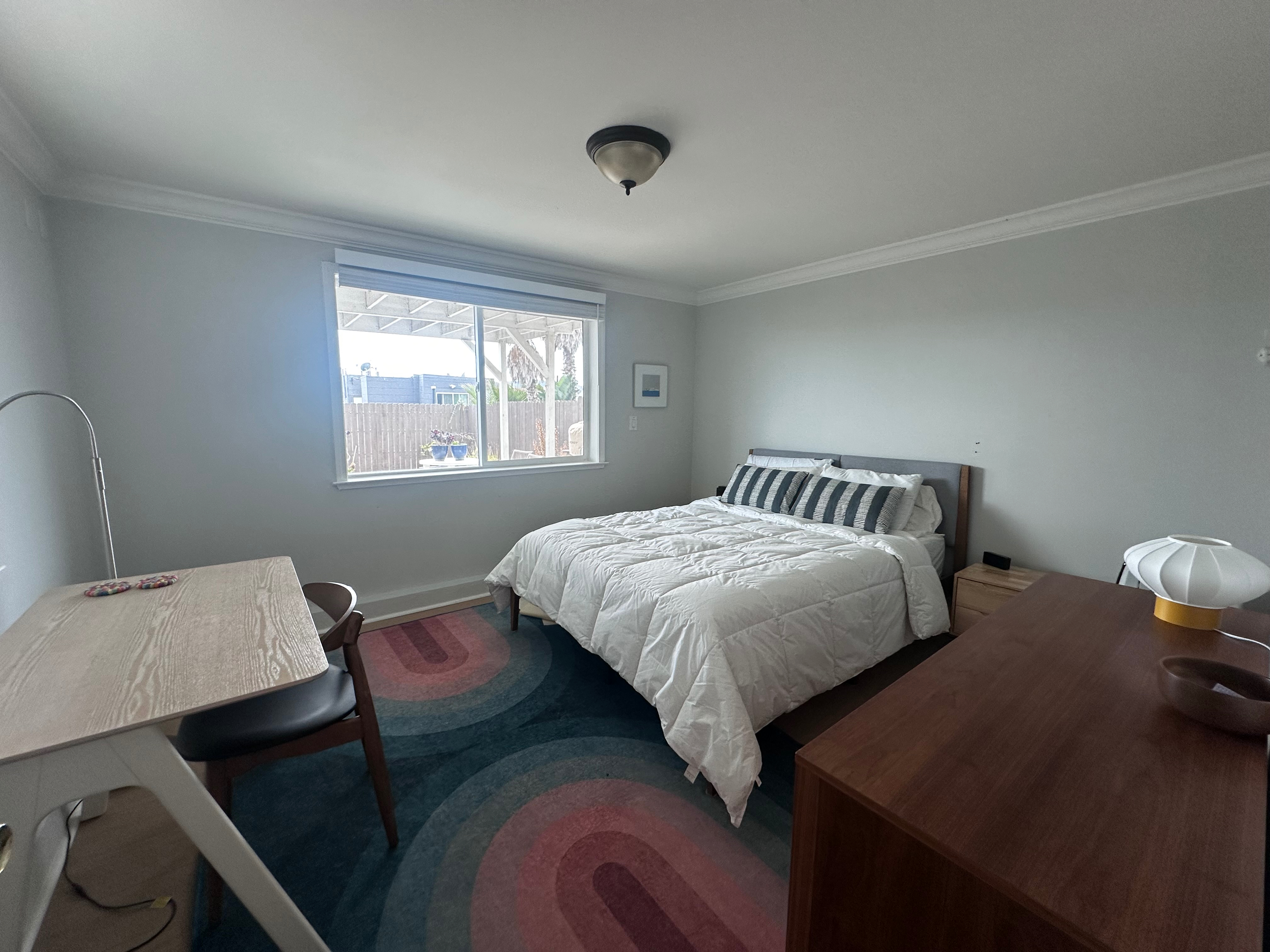 High ceiling 1-bed entire apt w/ private outdoor patio - Photo 4