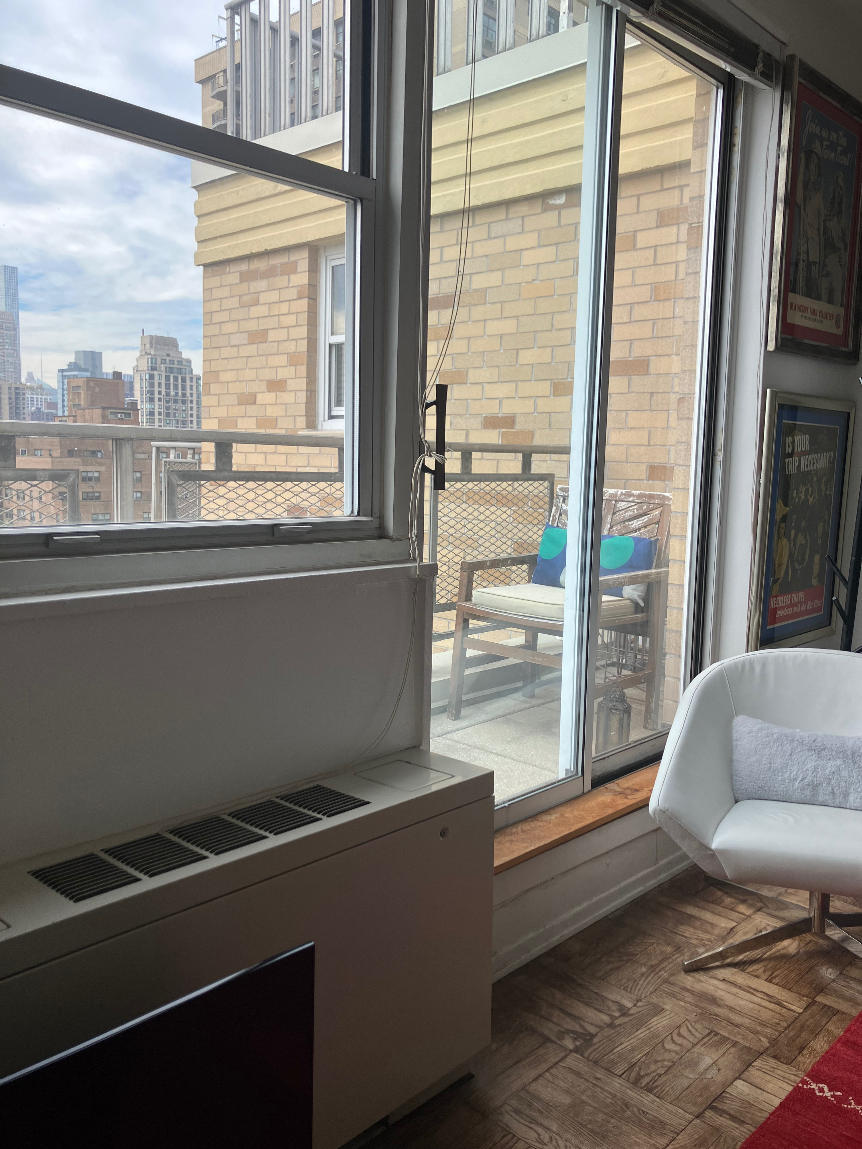 Private Primary Bedroom in Highly Hospitable Penthouse - Photo 3