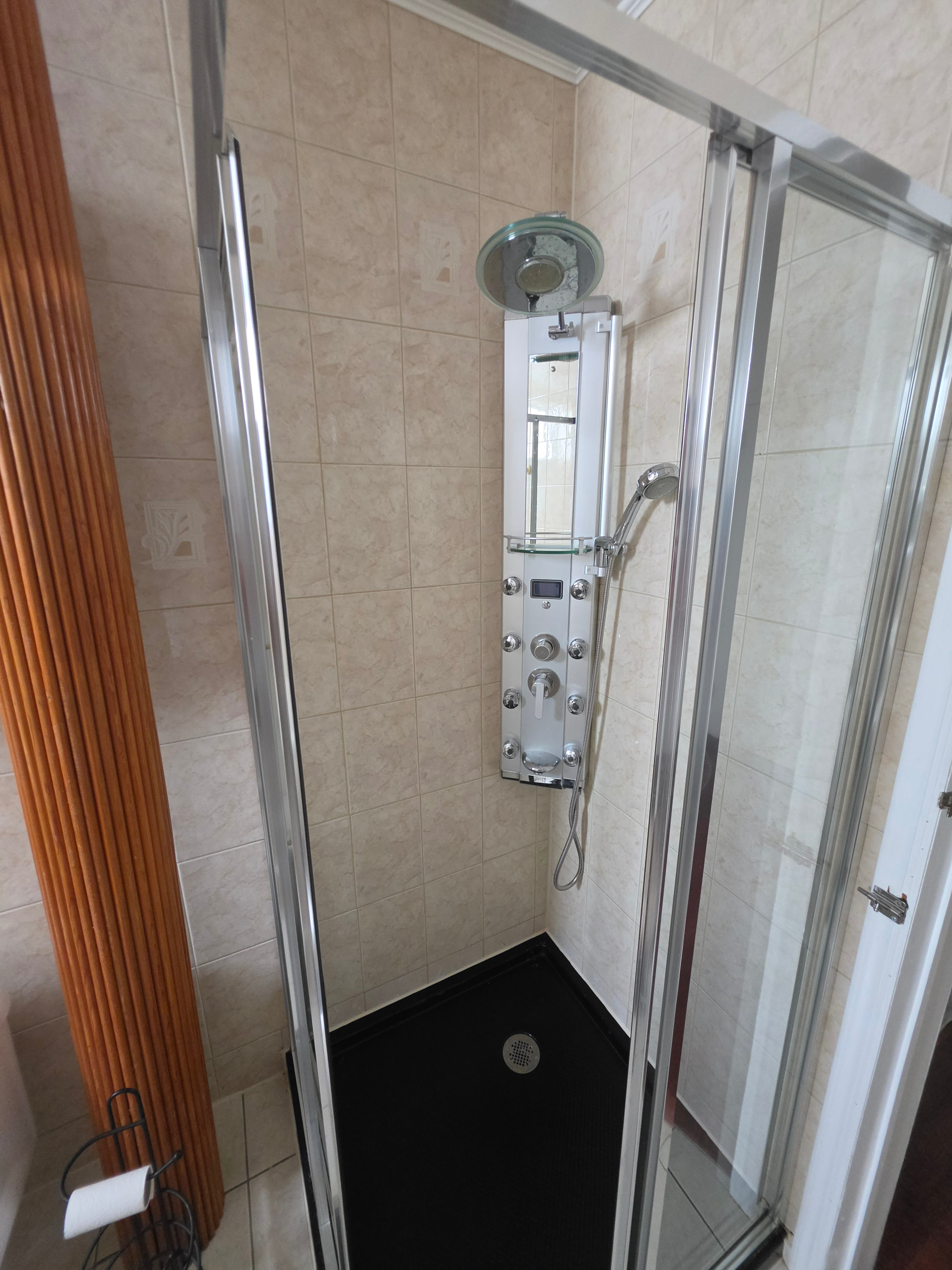Quiet 2BR Floor-Through Suite | Hydro-Spa Bath & Office | Near Maimonides & NYU Langone - Photo 5