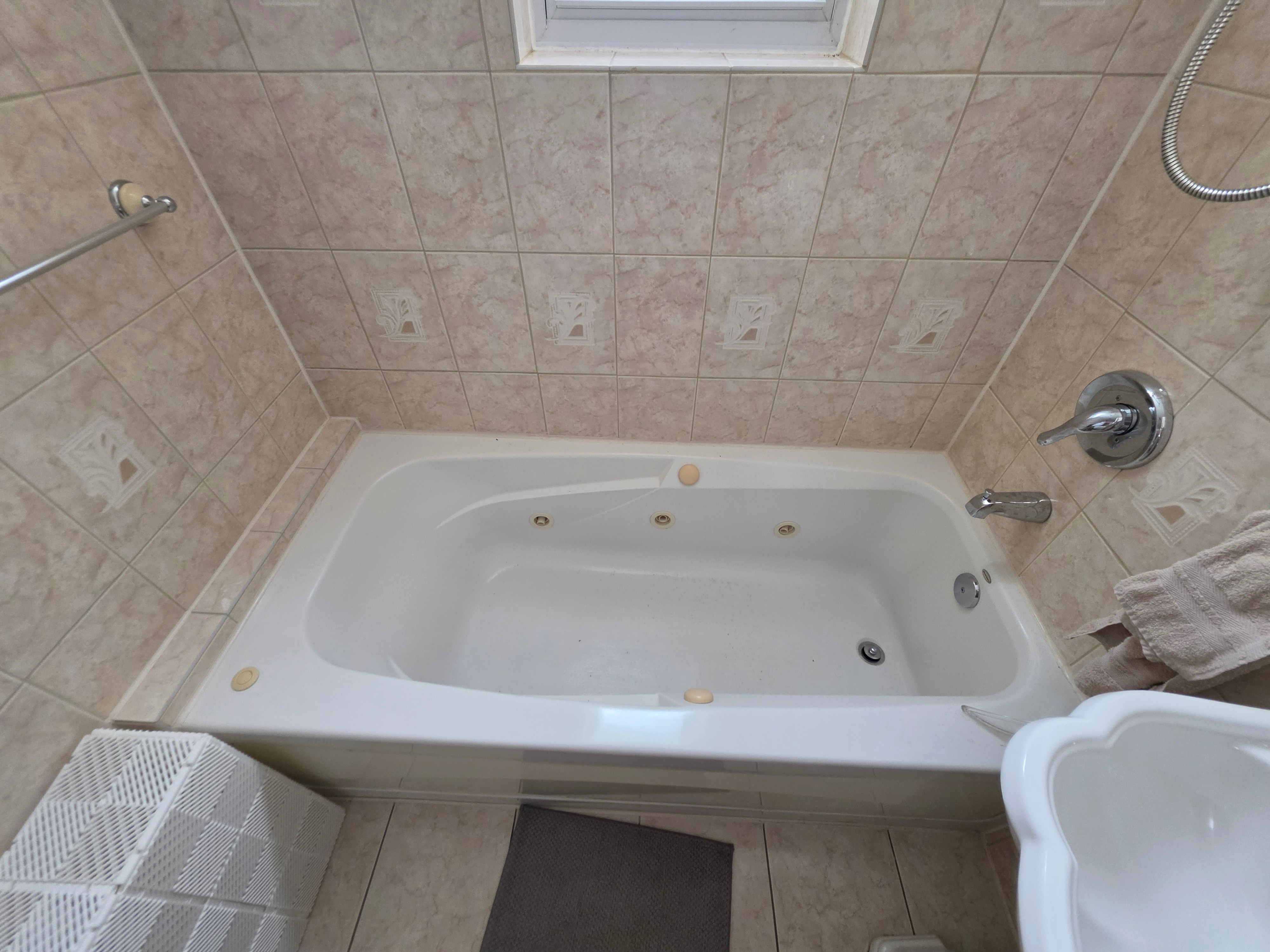 Quiet 2BR Floor-Through Suite | Hydro-Spa Bath & Office | Near Maimonides & NYU Langone - Photo 6