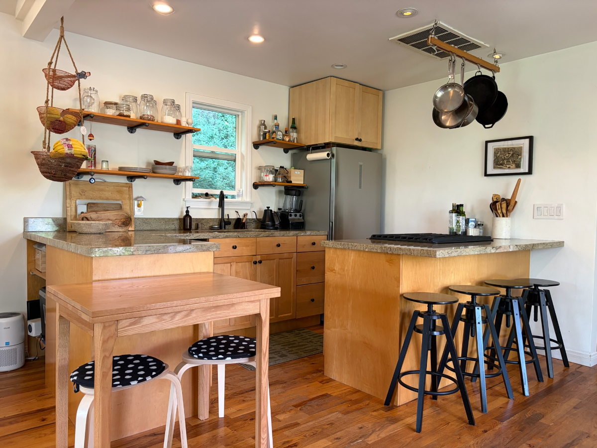 Peaceful Furnished Hillside Home Near DTLA, Highland Park & Pasadena - Photo 2