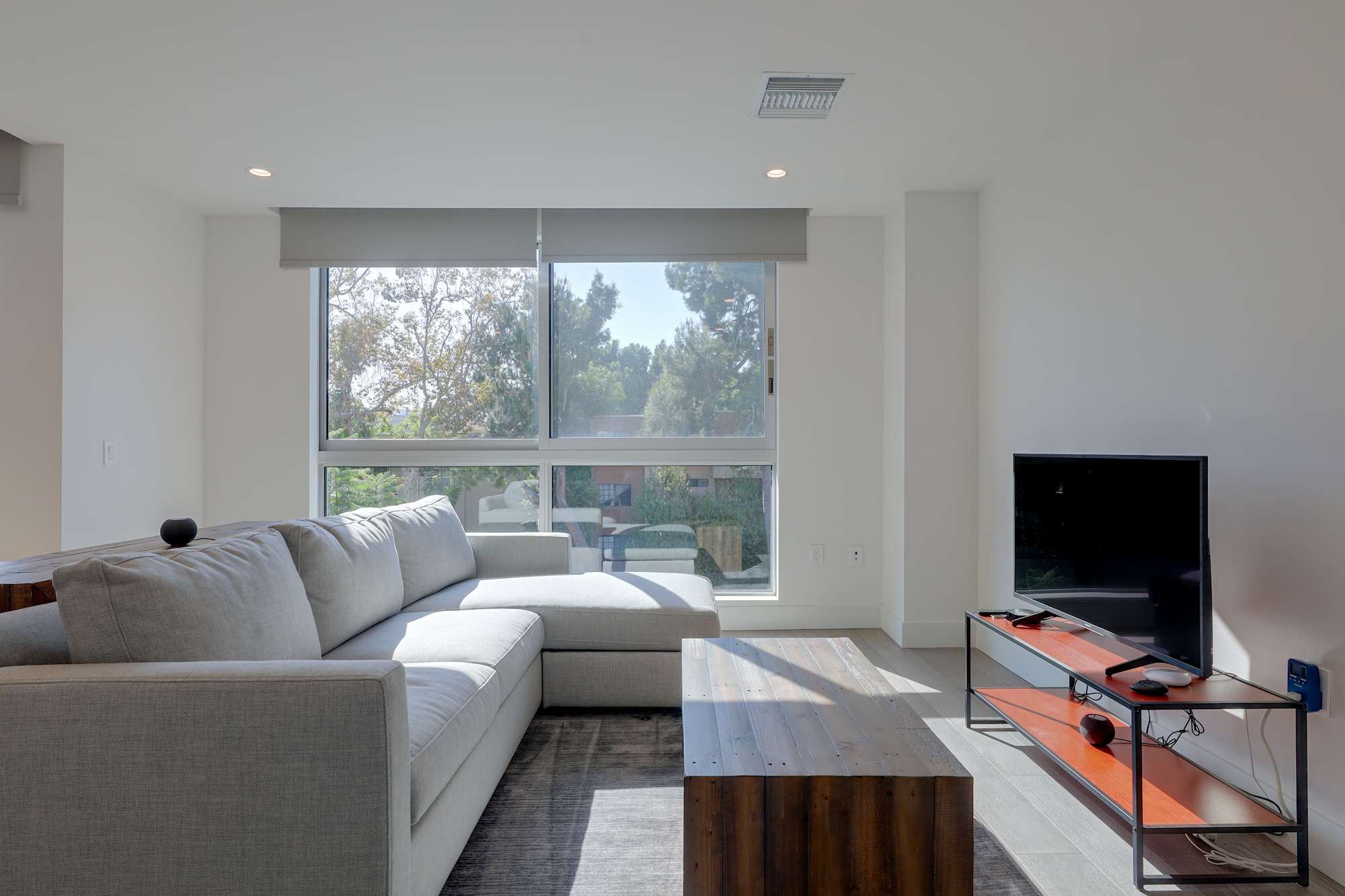 Walkable & Sleek LA Condo w/ Private Office - 593875 - Photo 5