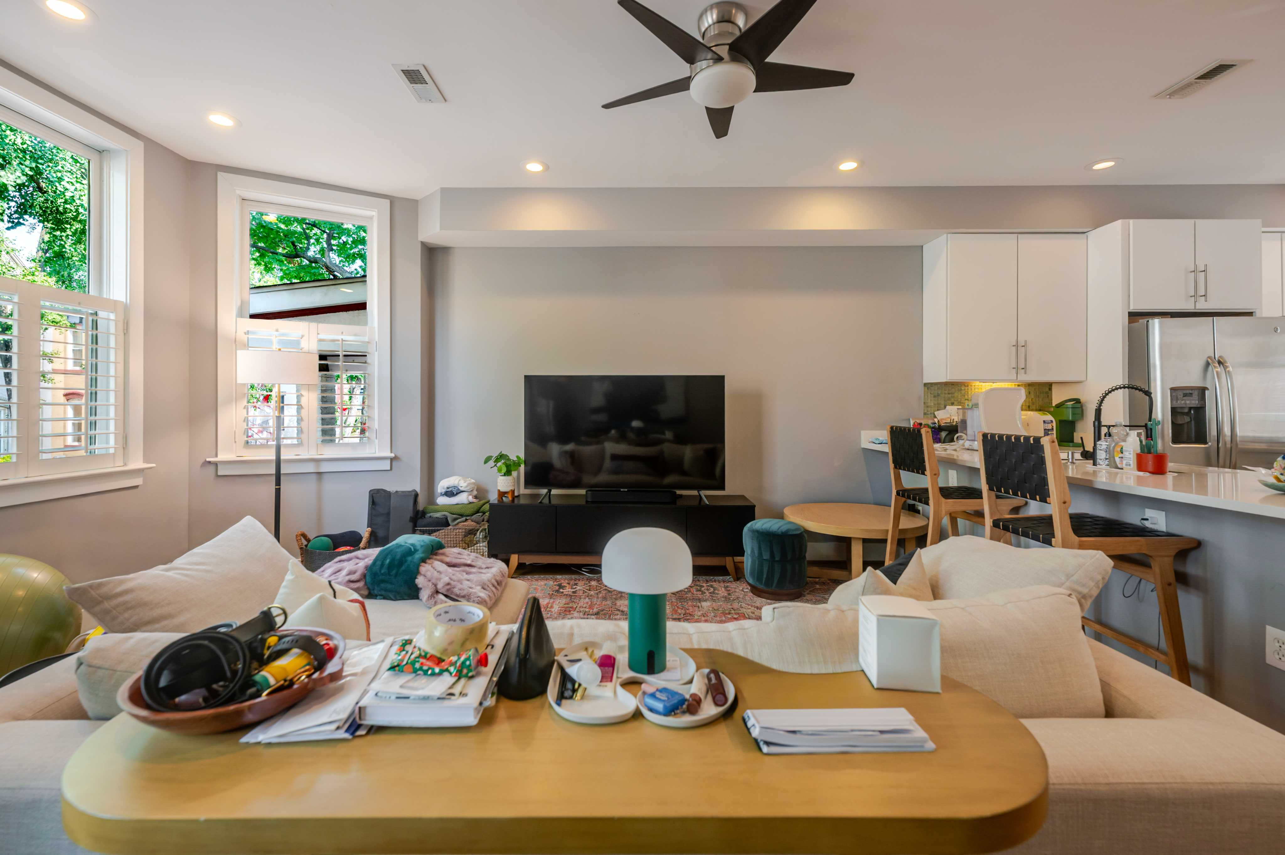Gorgeous Bright Home in Unbeatable Location - Photo 2