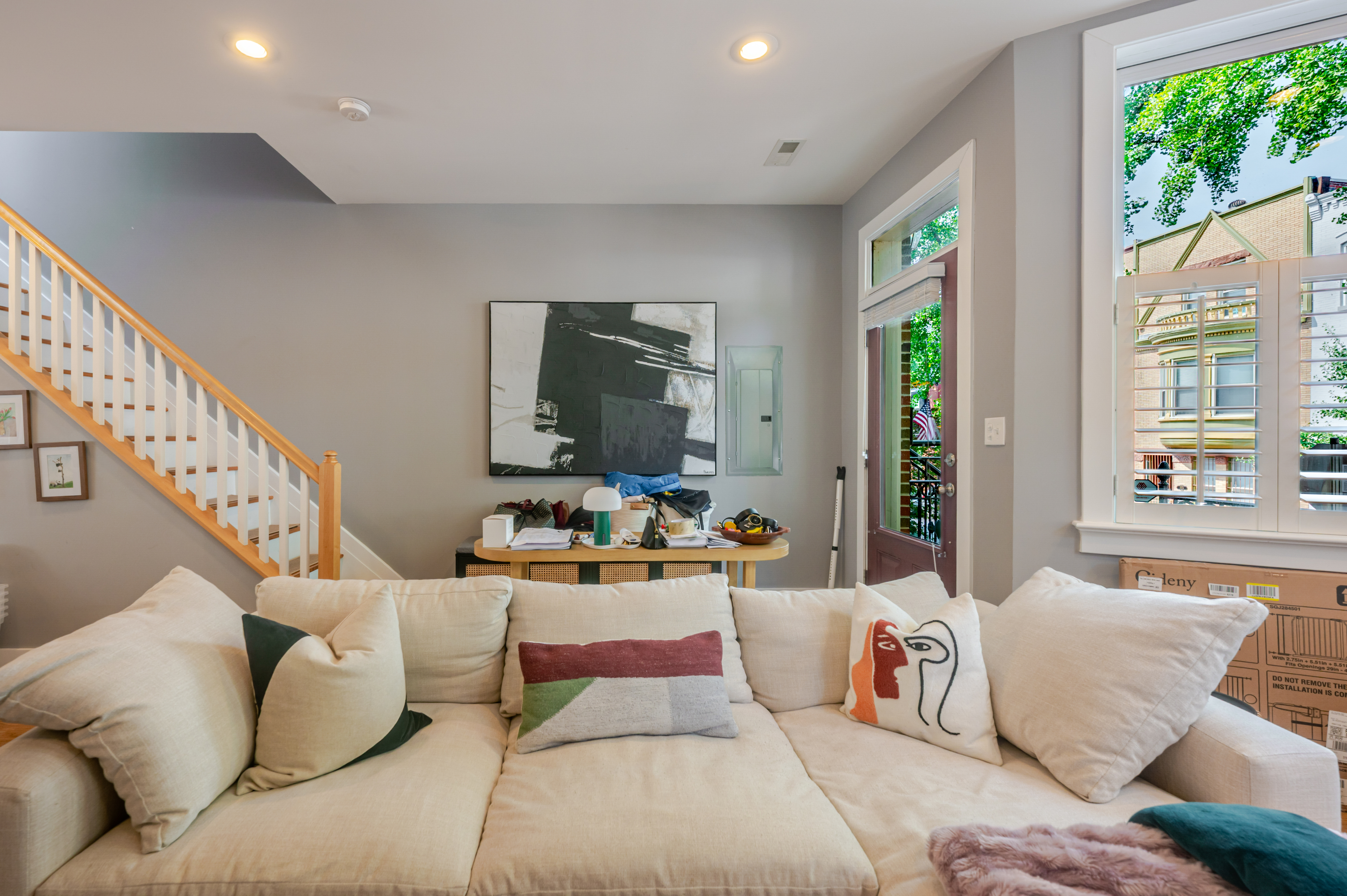 Gorgeous Bright Home in Unbeatable Location - Photo 5