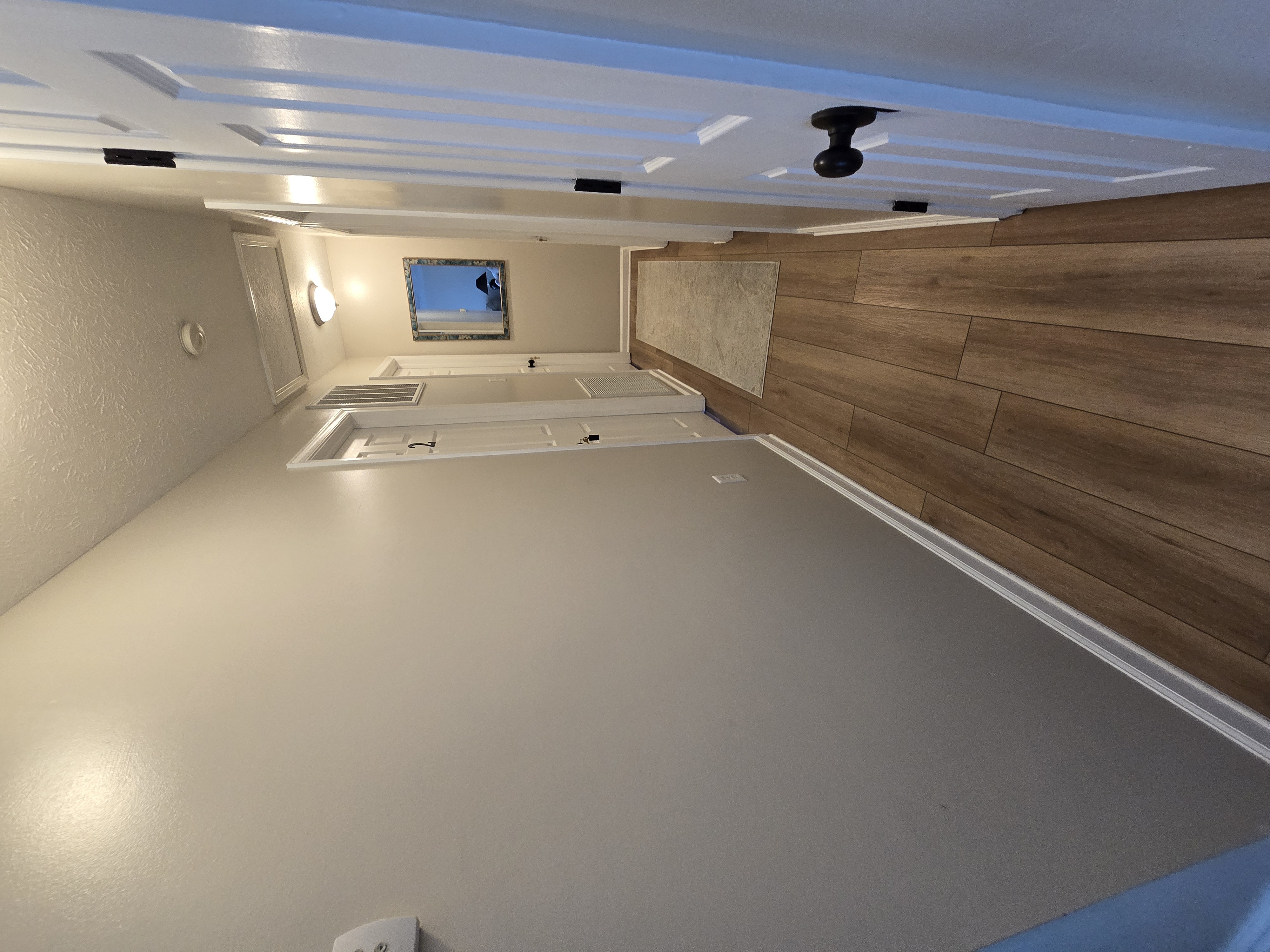 Primary suite with walk in closet and office space (Room 1) - Photo 8