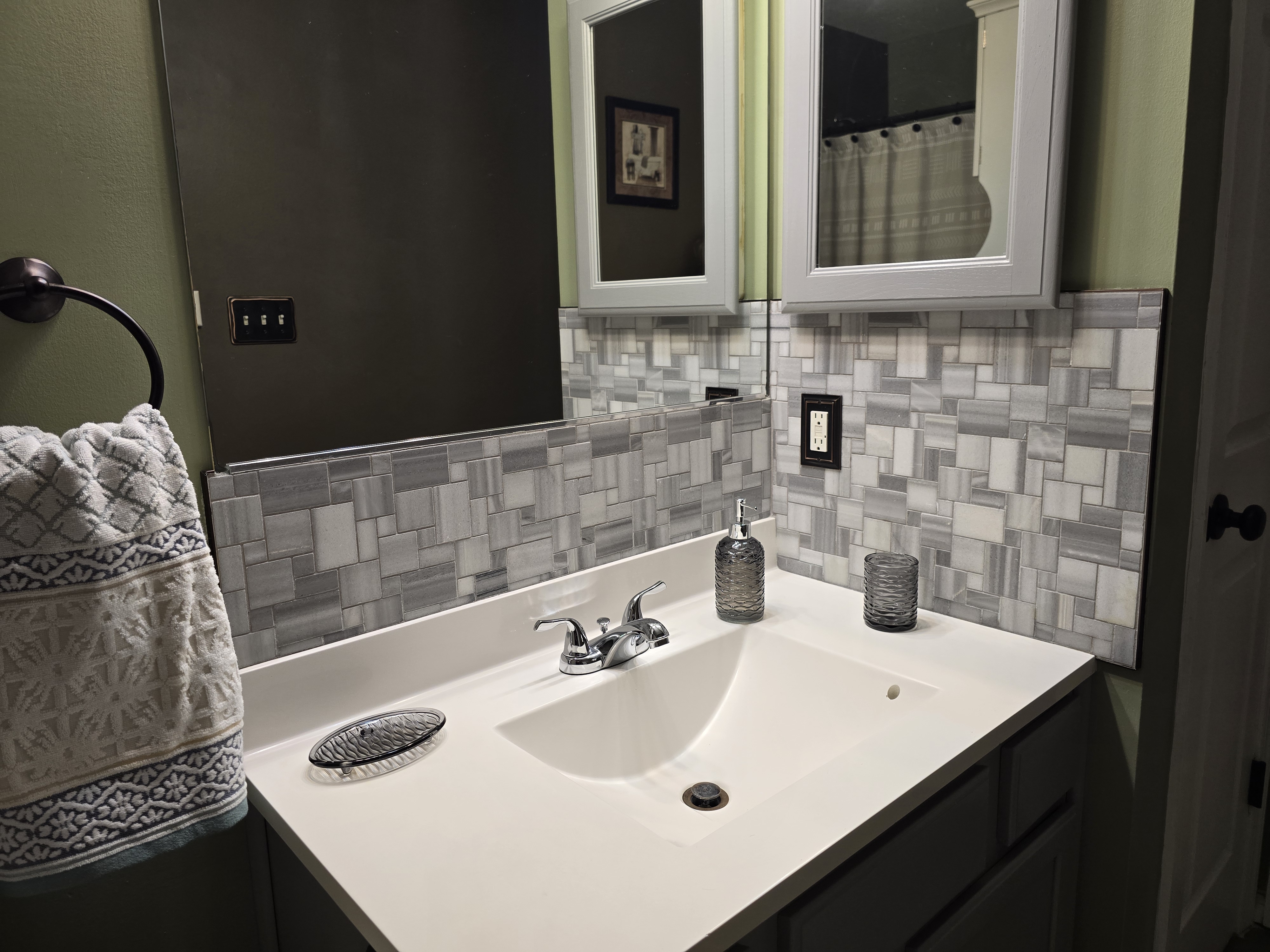 Primary suite with walk in closet and office space (Room 1) - Photo 7