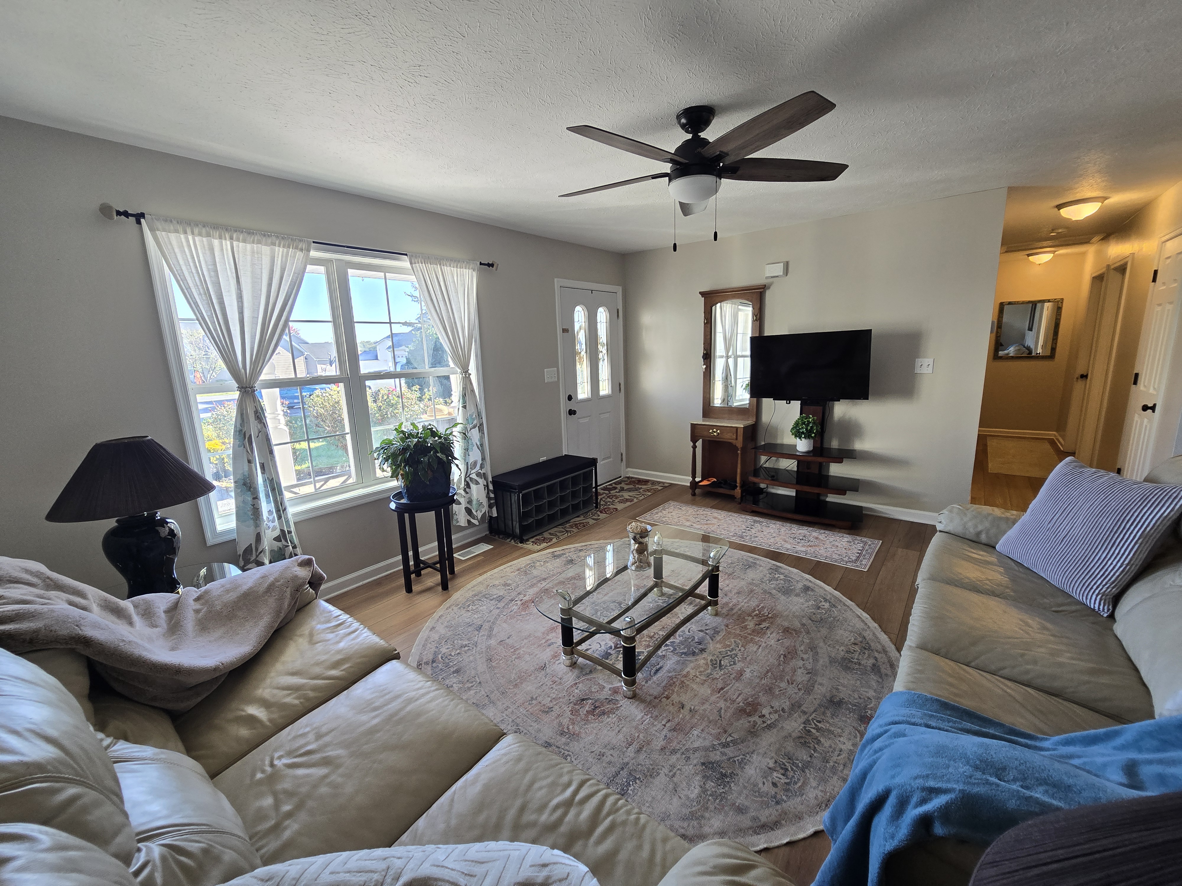 Primary suite with walk in closet and office space (Room 1) - Photo 11
