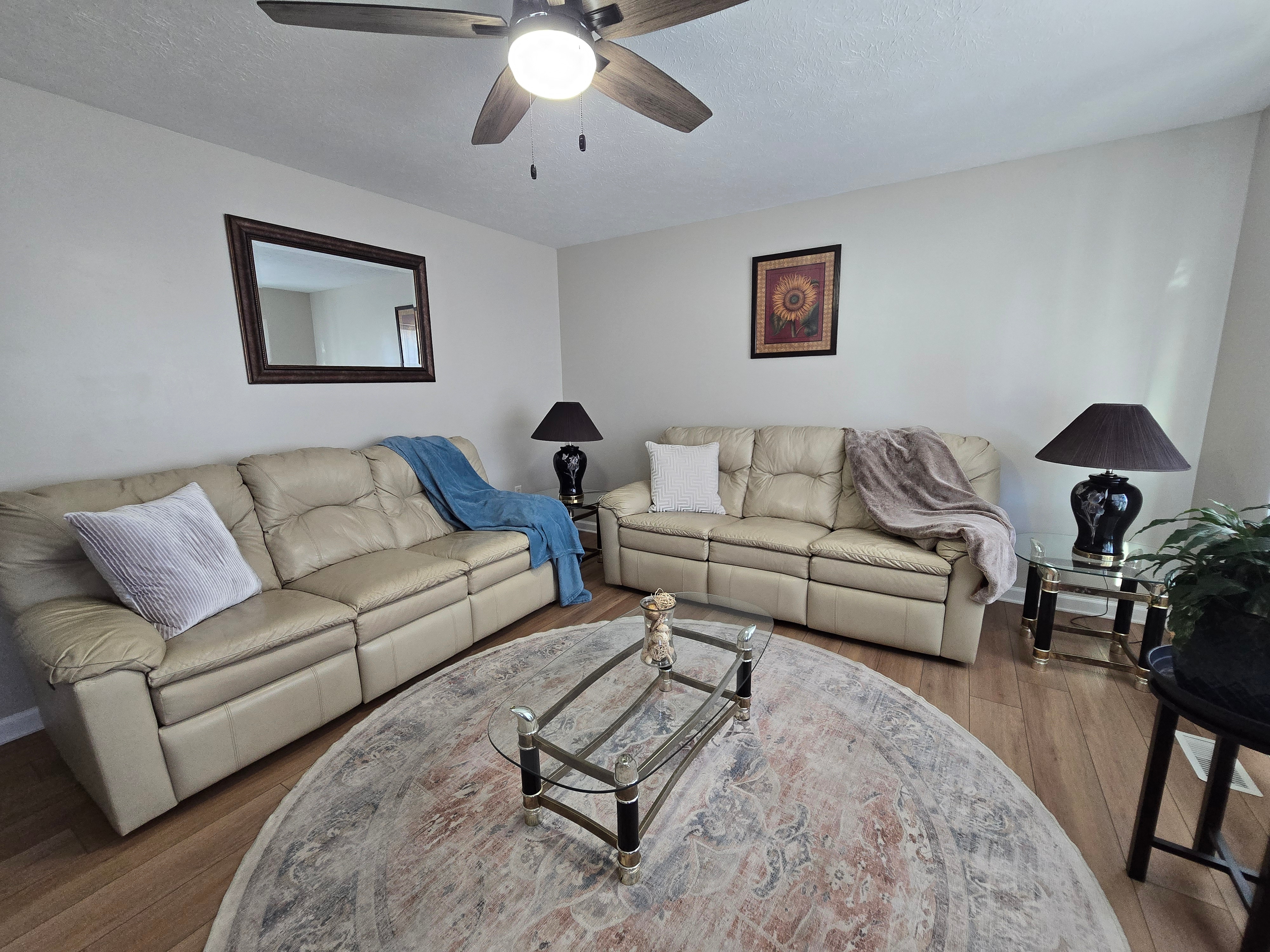 Primary suite with walk in closet and office space (Room 1) - Photo 11