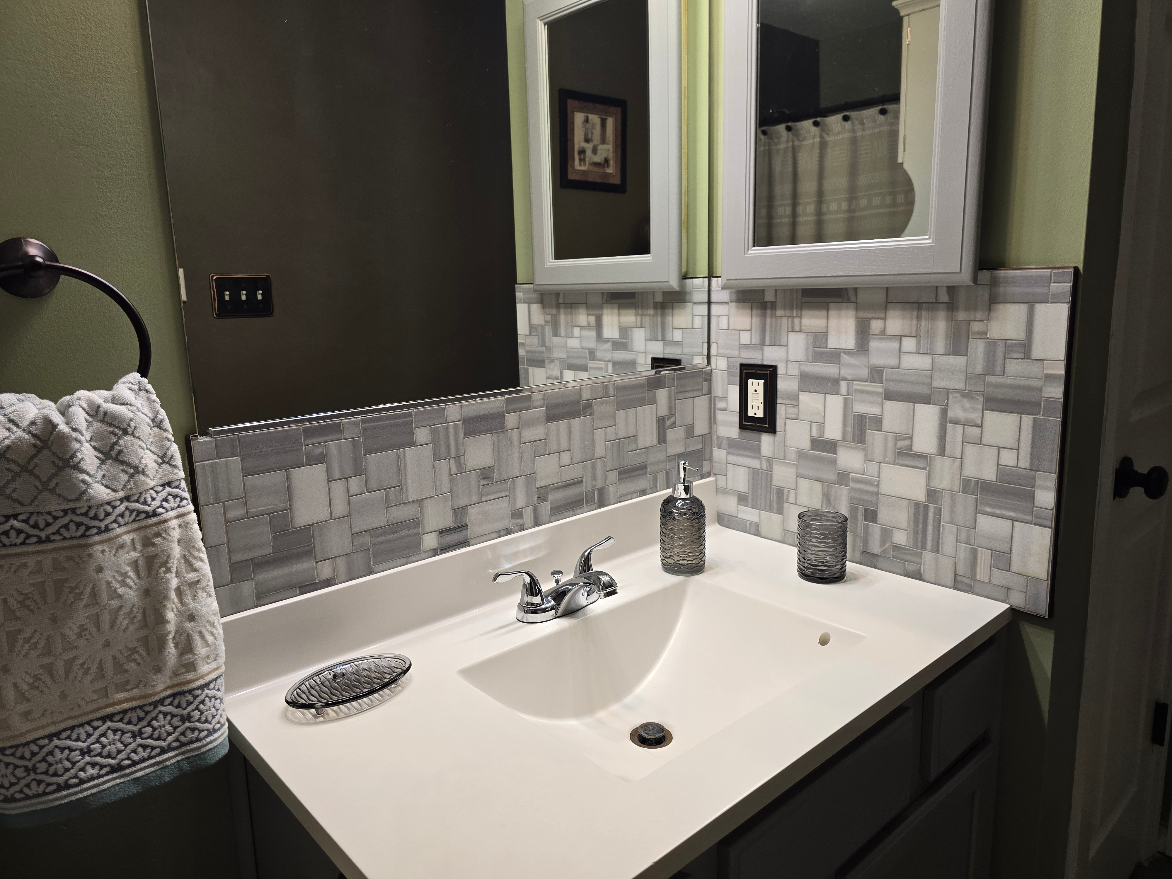 Primary suite with walk in closet and office space (Room 1) - Photo 8