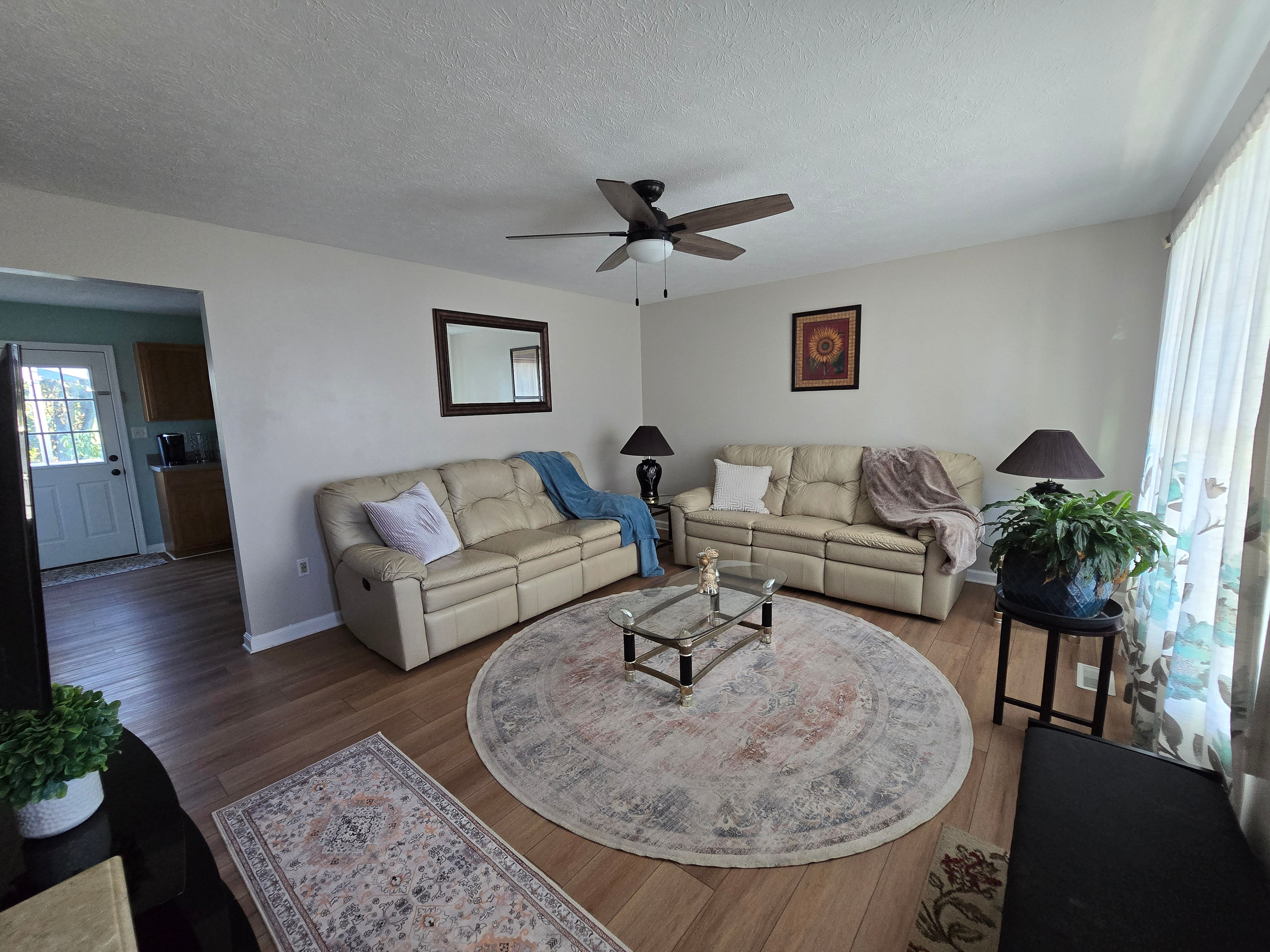 Primary suite with walk in closet and office space (Room 1) - Photo 10