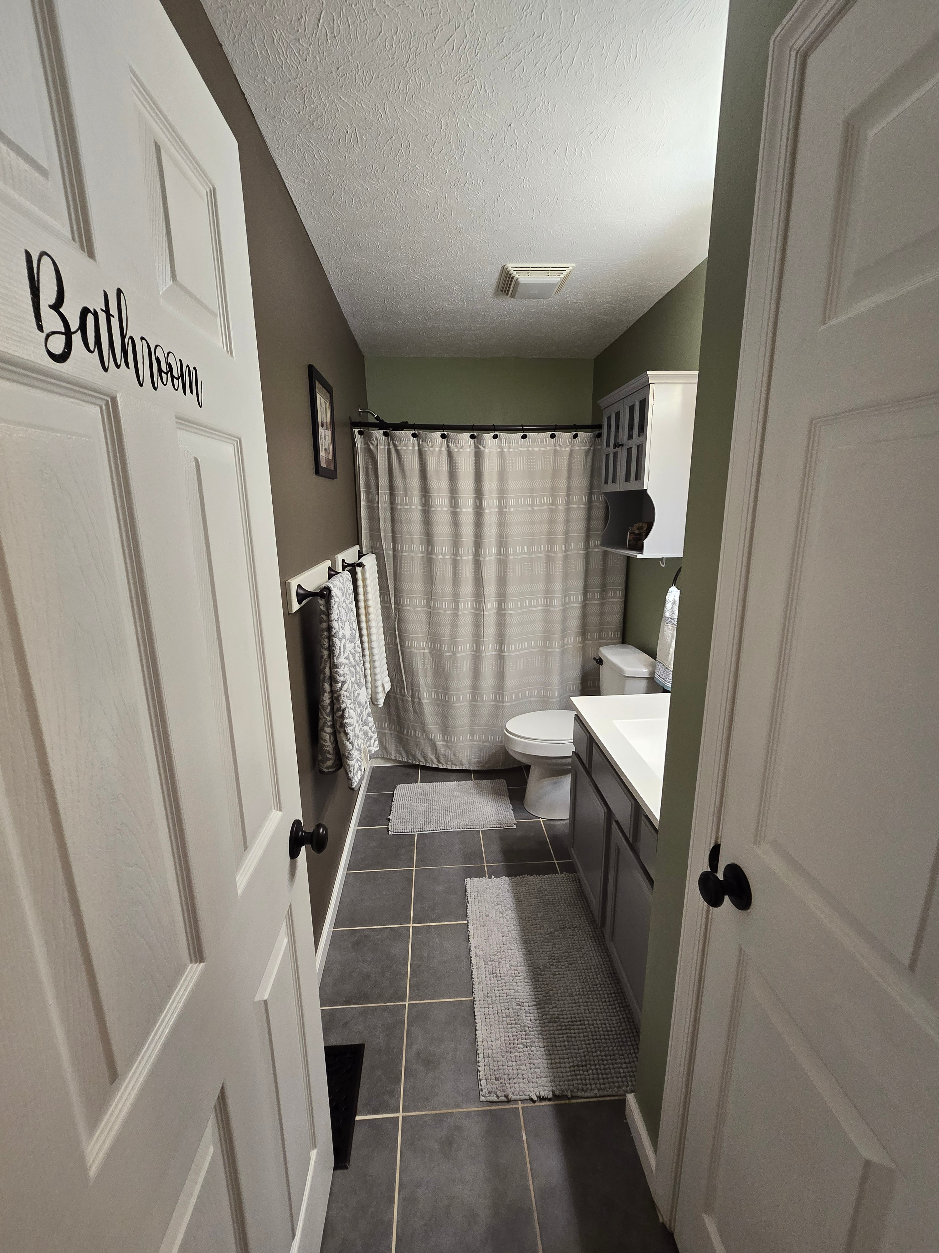 Primary suite with walk in closet and office space (Room 1) - Photo 4