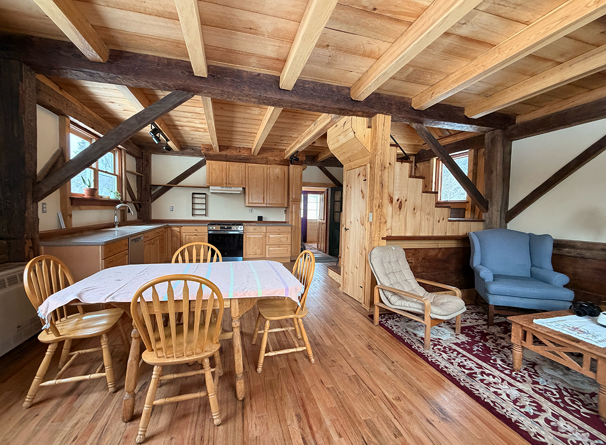Newly renovated cabin on 140 acre farm - Photo 4